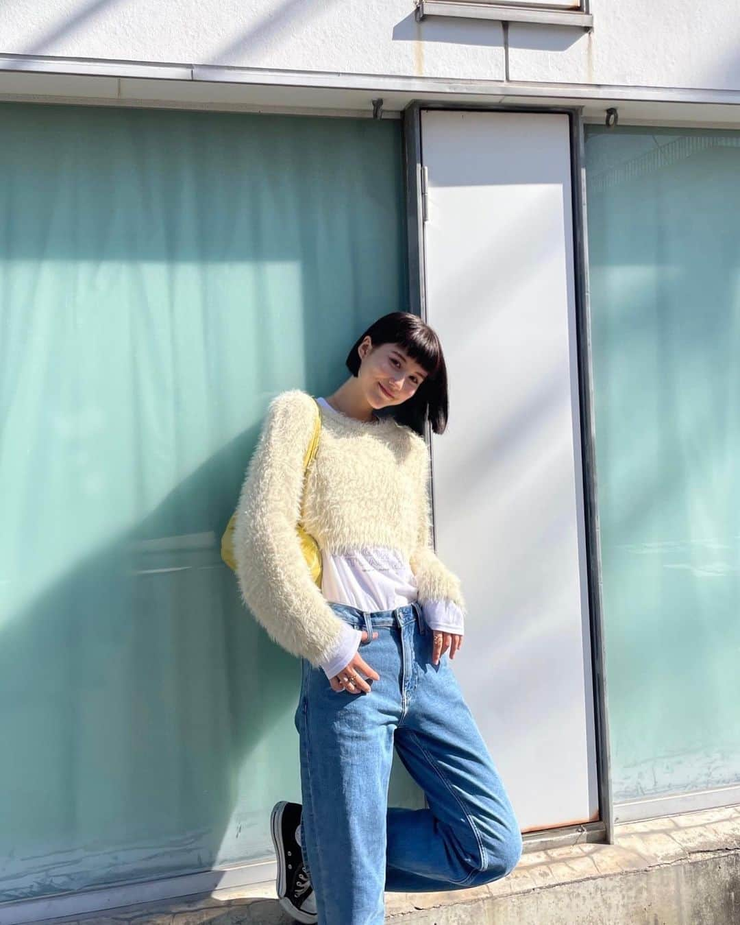 藤本林花美愛さんのインスタグラム写真 - (藤本林花美愛Instagram)「💛💛💛  MURUAの新作アイテム #クロップドシャギーニット  シャギーの素材感がとにかく可愛くて、 クロップド丈だから重たく見えないし、 パンツでもスカートにもコーディネートのバランスが取りやすい！  私はアイボリーをチョイス カジュアルにロンTをレイヤードしてデニムを合わせたよ！ Thank you⭐️ @murua_official  #murua #ムルーア #pr」9月18日 19時18分 - lily_1001_official