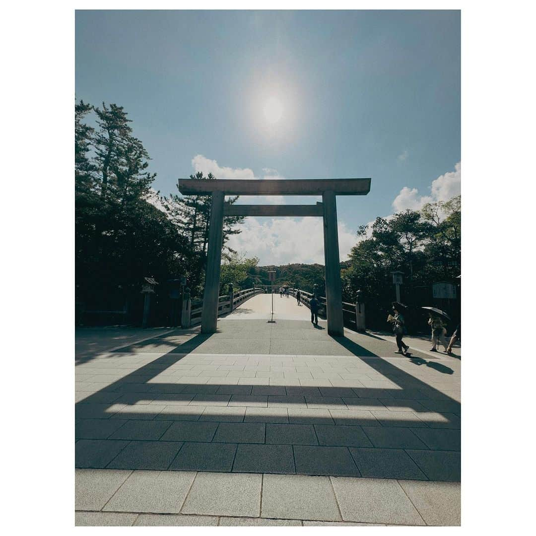 肥野竜也さんのインスタグラム写真 - (肥野竜也Instagram)「＂Family Trip＂伊勢神宮 @isejingu.official 朝3時出発の500kmドライブ！ 今回も無事に参拝に伺う事が出来ました。 ⁡ #家族旅行 #家族 #ファミリー #旅行 #伊勢神宮 #familytrip #trip #vacation #emifamtrip」9月18日 19時38分 - tatsuya_hino