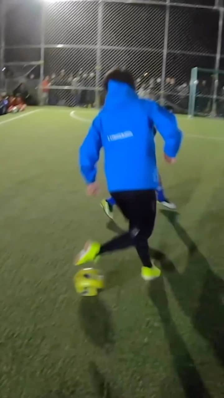 岡部将和のインスタグラム：「Football Skills "Sekai" #football #soccer #skills #dribble」