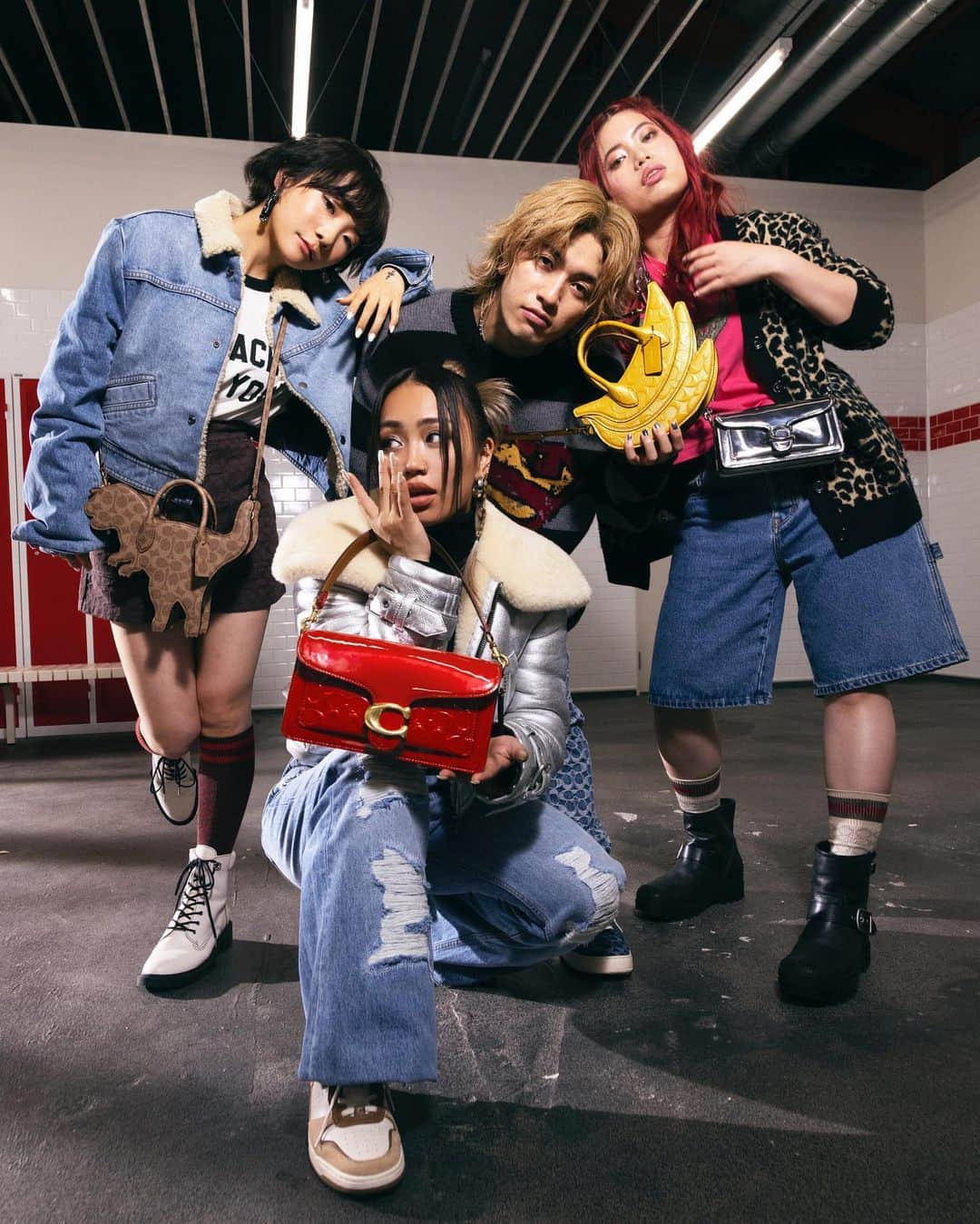 RIEHATAのインスタグラム：「Family thing🏆❤️💛💜🤍  @coach FALL COLLECTION🍂  @coach_japan ✖︎ RHT🏆  @officialrht 🌐🤝  KAITA @kaita_the_hataboy  AKO @akosun828  ASUKA @asukapolo」