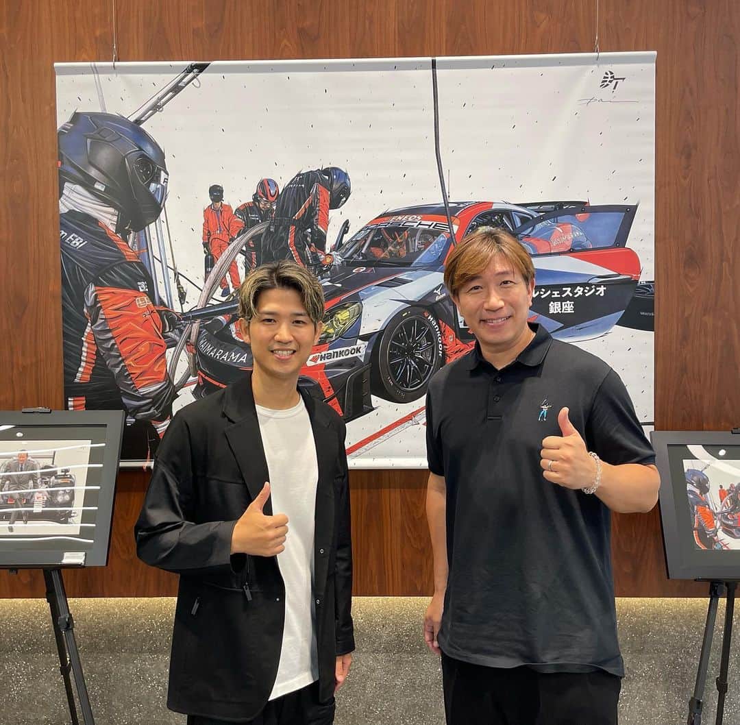 のインスタグラム：「. 世界的イラストレーターの田村大さんのポルシェを描く展示会がポルシェスタジオ銀座で開催されているので行って来ました！  タムラ繋がりで繋がってから2度目の展示会訪問。  前回は動物や炎、スニーカーなどを描いた展示会でしたが今回はポルシェ。  細部までリアルに描かれたイラストはポルシェ好きには堪らない素晴らしい作品でした！  #田村大 @dai.tamura #Dai #イラストレーター #Porsche @porsche @porsche_japan」