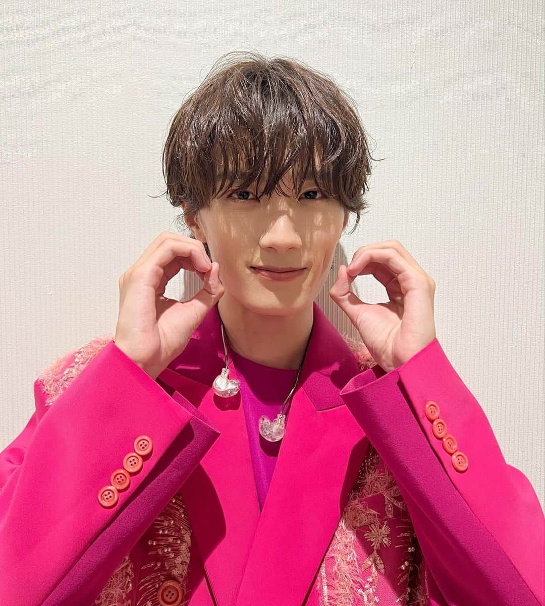 のインスタグラム：「CDTVライブ！ライブ！フェスティバル2023 ありがとうございました！🥹  ピンク衣装だったよ  #CDTVライブライブ」