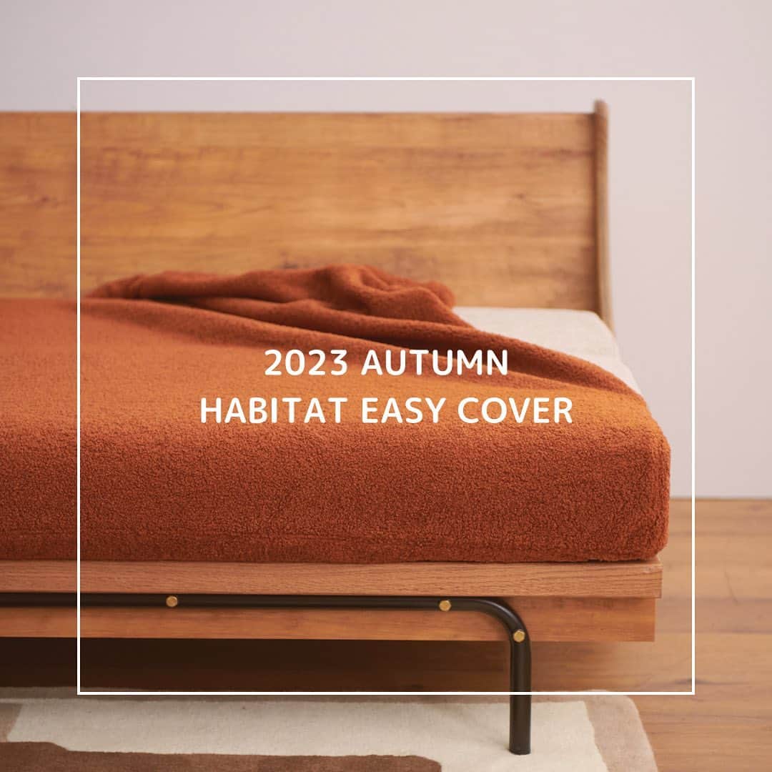 journal standard Furnitureのインスタグラム：「人気のソファベッドの『HABITAT SOFA BED』の『EASY COVER』に新作が登場！ ⁡ ふんわりと柔らかく、気持ちの良い肌触りが魅力的なパイル地の『SKY2017』。 色味は落ち着いた印象を与えてくれて、尚かつお部屋に彩りをプラスしてくれるようなグリーンとオレンジの2色展開。 ⁡ 寒い地域で身にまとうコートのファーのような素材が特徴の『Eskimo』。 色鮮やかなクッション等を合わせると、より一層素敵なお部屋にできるグレー。 ⁡ HABITAT SOFAは通常のソファと比べても、ちょっとした小上がりの座敷のような感覚の使い方が可能。 「くつろぐ時」 「遊ぶとき」 「団欒の時」 など、様々なシチュエーションで共に過ごして頂く時間が多いアイテム。 そんな時に気になるのが【汚れ】。 ⁡ BEDのボックスシーツのように簡単に着脱のできるアイテムで気兼ねなくご使用いただけます。 ⁡ 万が一汚してしまっても本体のカバーはそのまま、イージーカバーのみを取り外して手洗いでのお手入れが可能です。 ⁡ ---------- ⁡ 【 NEW ARRIVAL 】 ⁡ ■HABITAT EASY COVER ・SKY2017 (グリーン / オレンジ ) 　W2000 ¥33,000 　W1800 ¥30,800 ⁡ ・Eskimo (グレー) 　W2000 ¥37,400 　W1800 ¥34,100 ⁡ ------------ ⁡ #journalstandardfurniture #baycrews #interior #furniture #sofa  #livinginterior #sofadesign #sofabed #livingroominterior  #interiordesign #habitatsofabed #habitat」