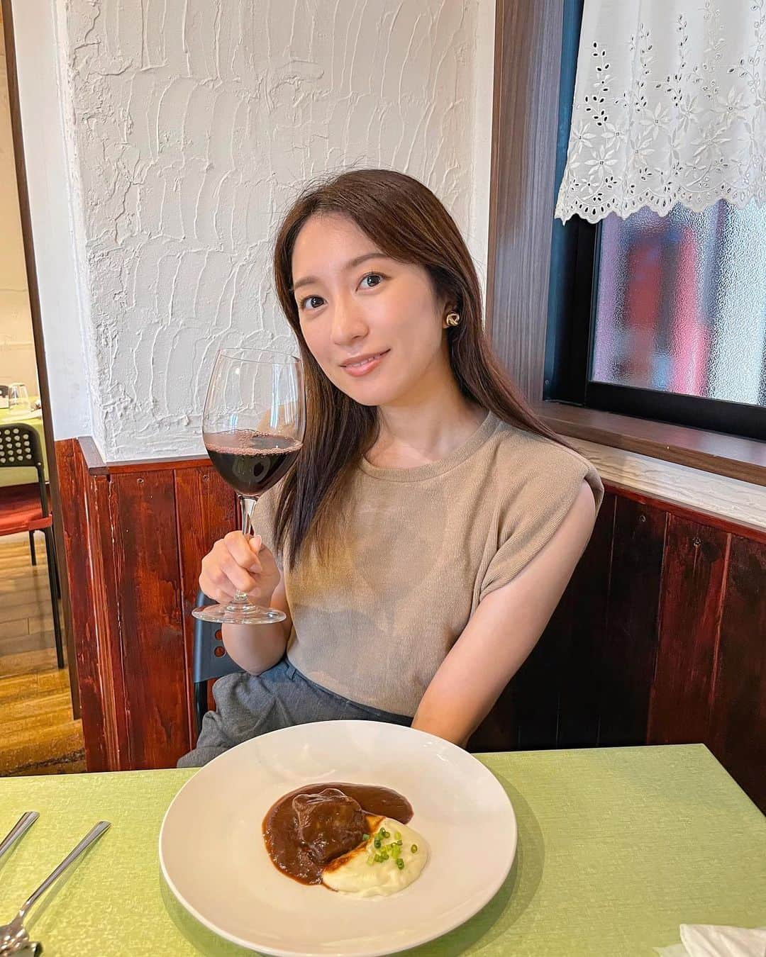 瀬口かなのインスタグラム：「今年も無事に誕生日を迎えれました🙇‍♀️ ⁡ 誕生日ウィークは甘いものを沢山食べても誕生日ボーナスで0カロリーにしてほしい🙂」