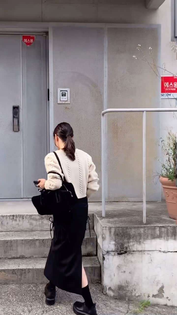 のインスタグラム：「검정치마 후후🖤」
