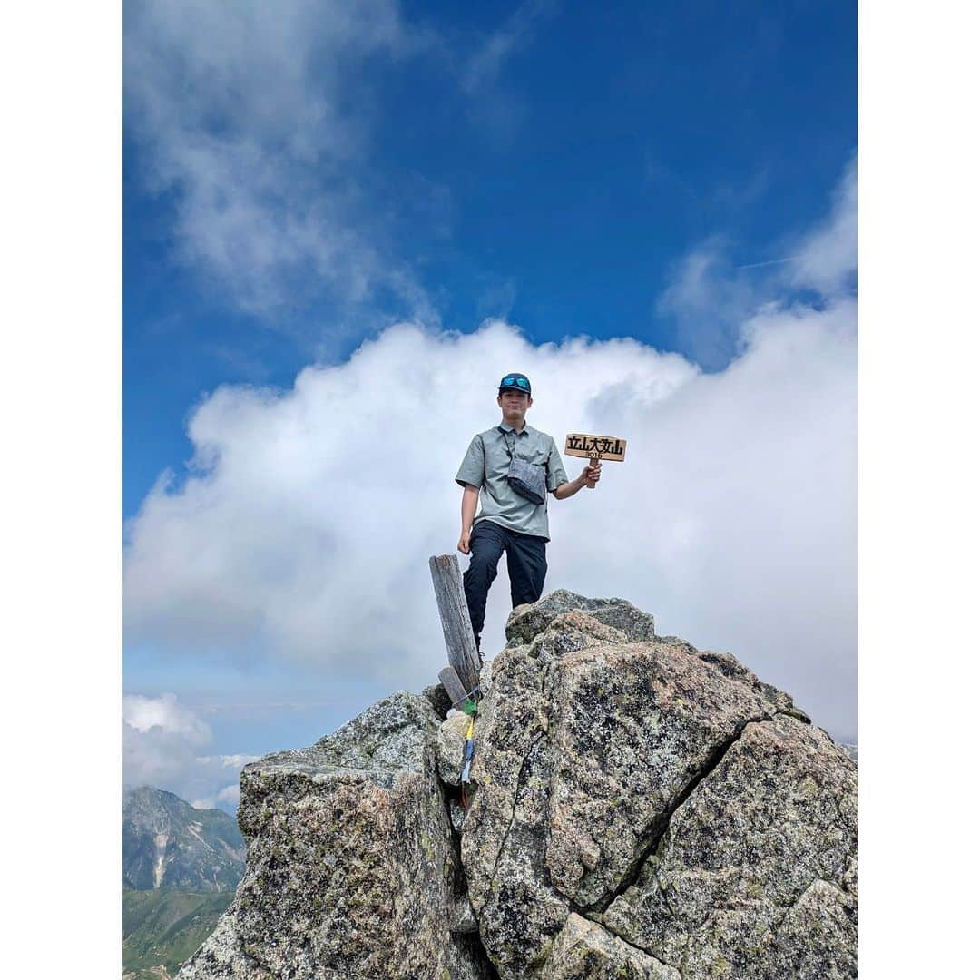 井之脇海さんのインスタグラム写真 - (井之脇海Instagram)「夏の思い出⛰️  先月、剱岳・立山縦走してきました。  憧れだった剱岳。 岩がゴツゴツしていて、岩好きの僕にはたまらない山でした。  最高でした。 身体は疲れたけど、心はリフレッシュ。  秋はどこの山に行こうかな〜  #立山連峰 #剱岳 #登山が好き #いつか山に住みたい」9月18日 20時32分 - kai_inowaki