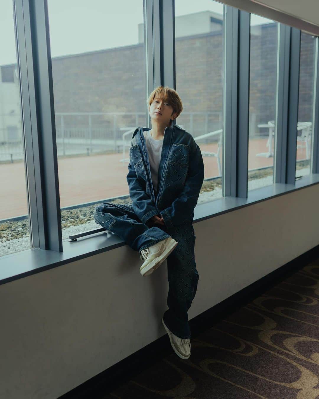 西島隆弘（Nissy）のインスタグラム：「💐10th Anniversary LIVE VIEWING TOUR 2023 -Nissy Meets You-💐  @rohmtheatrekyoto   Thanks @louisvuitton   #NissyMeetsYou #8京都 #10thAnniversary  #Nissy  📸　@k319w」