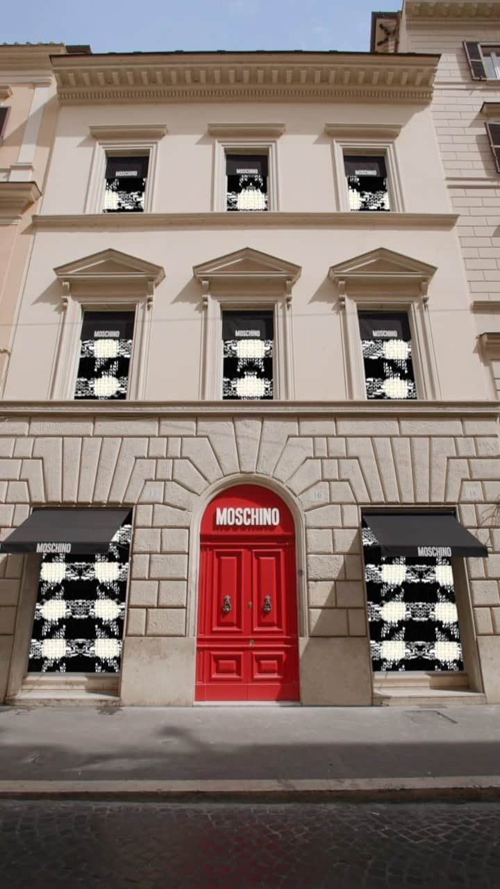Moschinoのインスタグラム：「Roma, are you ready? There’s a whole world of #Moschino to discover behind the doors of our newest store – let yourself be hypnotized by latest iconic accessories and new pieces from #MoschinoFW23.  Come by and get the grand tour. 📍 Via del Babuino 16, Rome」