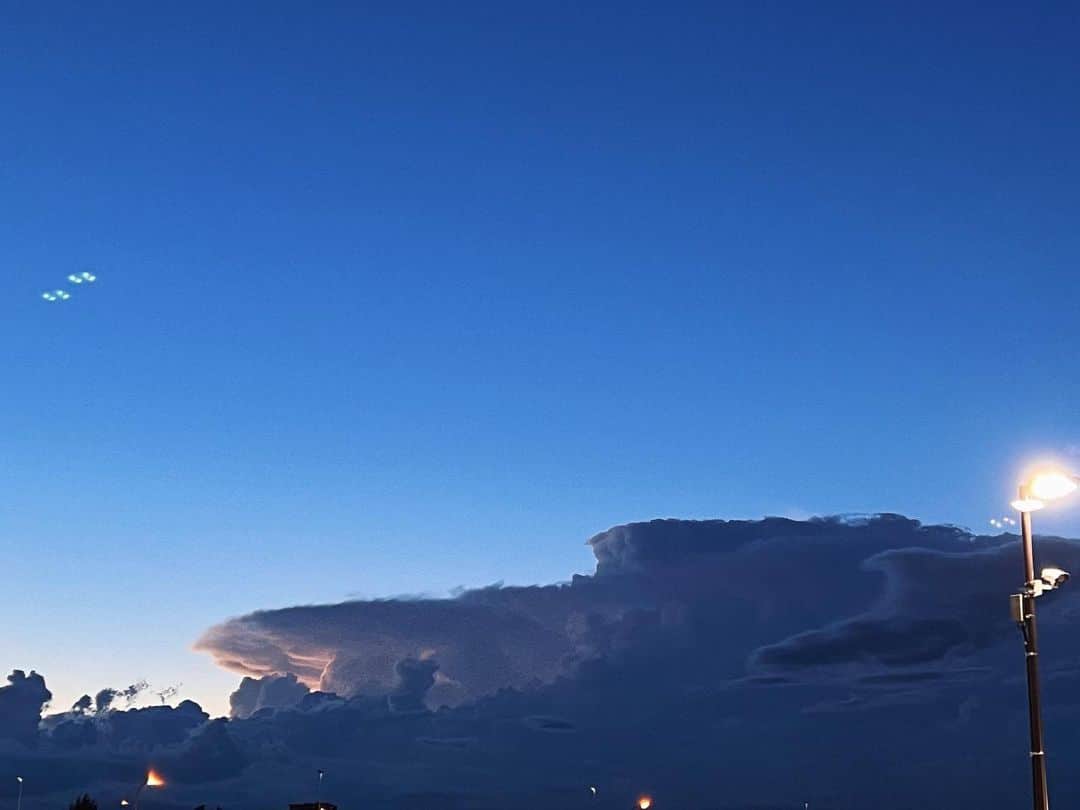 小林玲のインスタグラム：「☀️☁️」