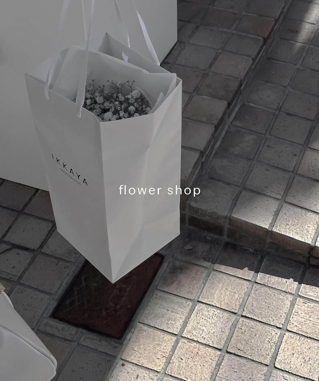 JUN / Yohukasiのインスタグラム：「気になってたお花屋さん。」