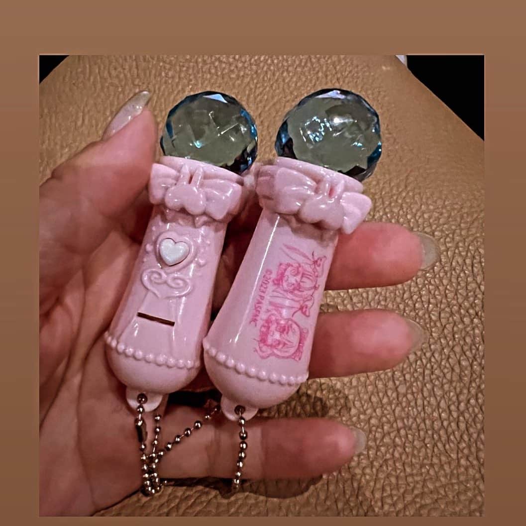 のインスタグラム：「⭐︎⭐︎  連休最後の日。 子ども達のリクエスト。  プリキュアの映画に。  その後は 秋物のお洋服を探しに。  ごはんを食べて バスに乗ってスーパーに寄って 普通だけど こういうのが日常です☺️」