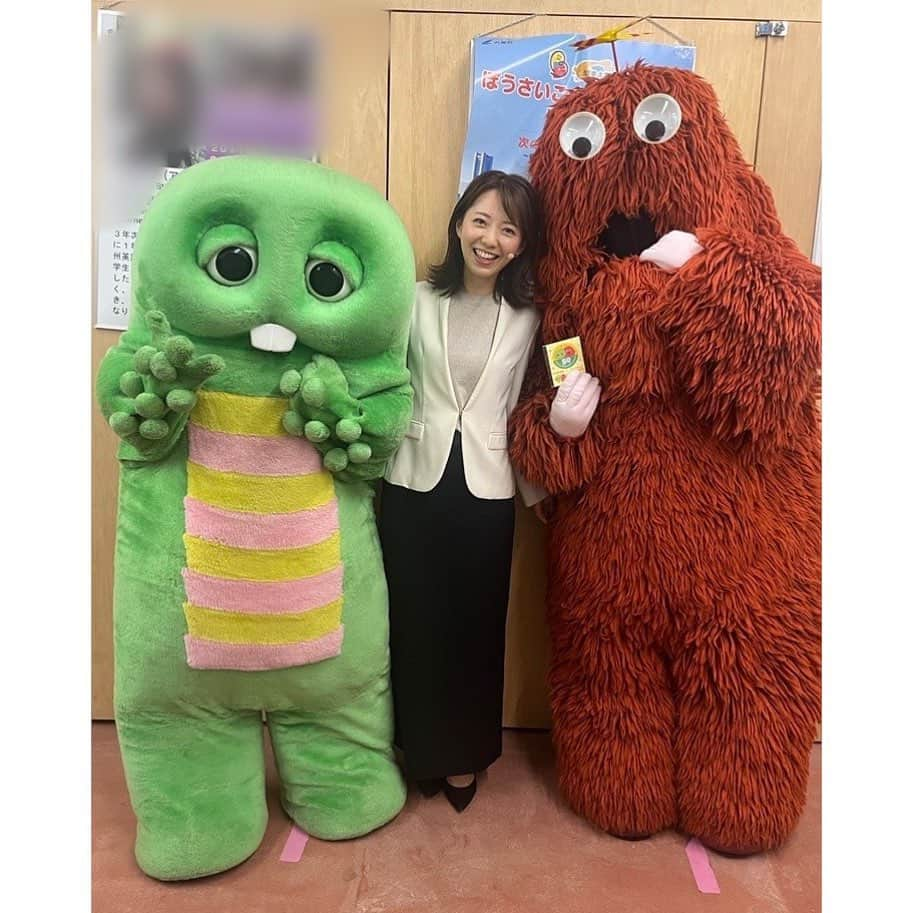 内田嶺衣奈さんのインスタグラム写真 - (内田嶺衣奈Instagram)「昨日はNHK 民放6局防災プロジェクトとして 横浜国立大学で行われたぼうさいこくたい2023に参加してきました😊  各局のアナウンサーの皆さん・キャラクターたちと一緒にクイズ大会✨  普段なかなかない他局の皆さんとの交流、嬉しかったです😊  子供達も一生懸命クイズに参加してくれました✨ 楽しみながら防災を学べる機会が増えていけばいいなと思います。  そして！ガチャピンとムック、大活躍でした😍 ありがとう〜💚❤️  #NHK民放6局防災プロジェクト #ぼうさいこくたい2023 #いのちともに守る #防災士 #ガチャピン #ムック #NHK #佐々木美佳　アナ #日本テレビ #杉原凛　アナ #テレビ朝日 #森山みなみ　アナ #TBS #上村彩子　アナ #テレビ東京 #矢内雄一郎　アナ  みんなが自然な笑顔の1枚目の写真、 その後のシンポジウムにご出演された テレビ東京の狩野恵里アナウンサーが撮ってくださいました🫶 ありがとうございます😊」9月18日 20時45分 - reina.uchida