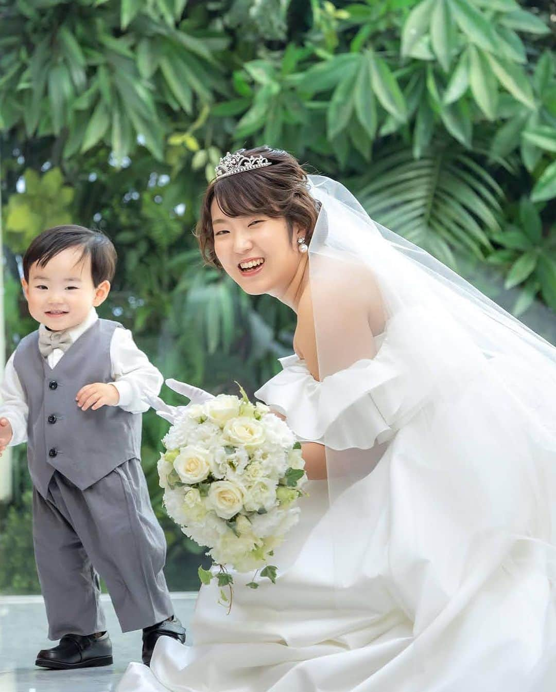 結婚式場 ヒルズスィーツ宇都宮ブリーズテラスさんのインスタグラム写真 - (結婚式場 ヒルズスィーツ宇都宮ブリーズテラスInstagram)「親子ショットが たまらなく素敵♡ ・ ・ 親子ならではのショット」9月18日 20時59分 - hillssweets_wedding