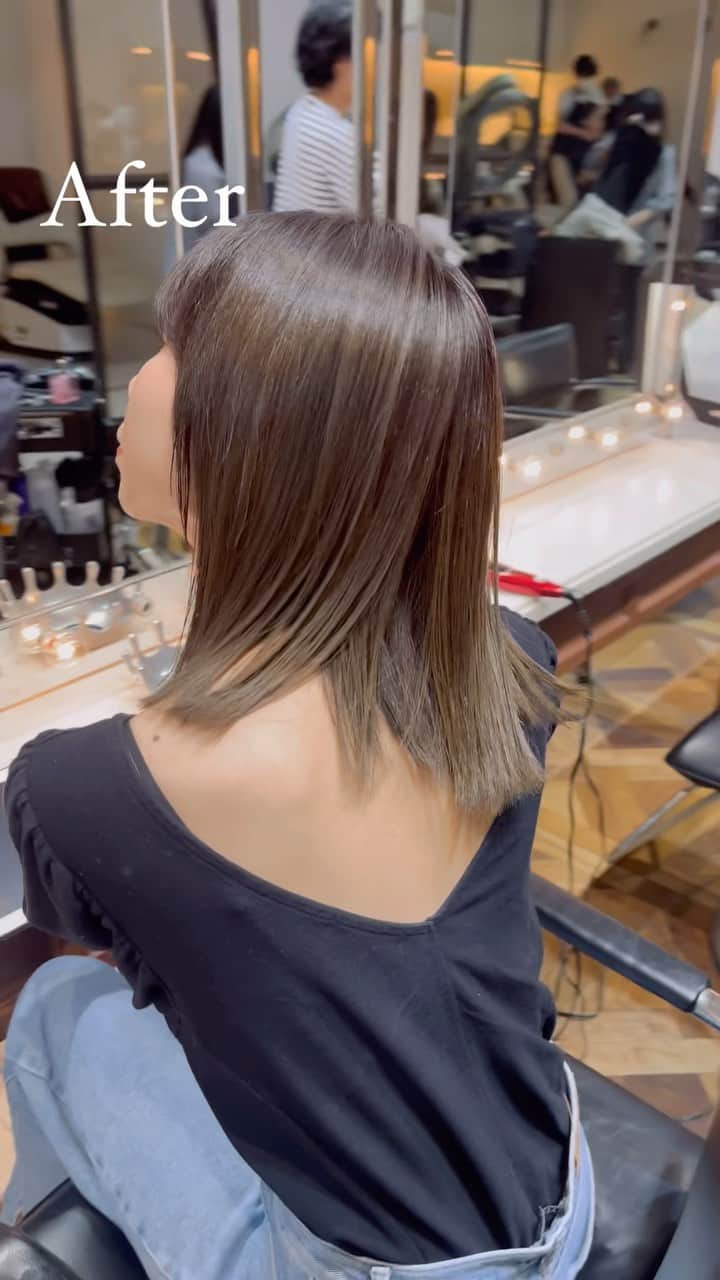 Takemi Yoshiokaのインスタグラム：「前回エアタッチで オンブレバレイヤージュして 今回はメンテナンスでワンカラー入れなおし。 少し暗めにモスグレージュを！  @takemi12mg  BEBE 表参道 東京都港区南青山4-26-16miroom南青山B1F  💡バレイヤージュやブリーチをする際は 髪質改善トリートメント【ストレートではありません】 をしながらをお勧めします。  💡白髪染めしながらのバレイヤージュ是非お待ちしています。  💡ご予約はプロフィールに記載の ULRからネット予約でお願い致します。  ◆メニュー  バレイヤージュカラーのみ ¥25000  バレイヤージュ×髪質改善トリートメント ¥35000  他メニューも公式HPに記載しております。  ◆ケアブリーチはもちろん！ ブリーチ自体も根本や毛先、 ブリーチ歴、髪の状態により配合やパワーを変えてやります。 特別処方で髪質改トリートメントをするので、 髪の強度やブリーチによるゴワつき広がりを抑えています。 最小限のダメージで済み、 来店時よりも髪質が良くなります。  💐ブリーチは積み重ねで作り込んでいくものです。 今までのカラー履歴や状態もありますが、 2.3回来店頂きベースを作らないといけませんので、 一緒に髪の毛を育てていきましょう！  追伸 公式ブログの方で、 バレイヤージュとハイライトグラデーションの違い。 &白髪でもバレイヤージュという 記事書いています。 🔥プロフィールのストーリーハイライトに ブログのリンクあります。 白髪バレイヤージュの方は是非ご一読下さい！  #ケアブリーチ 使用 #バレイヤージュ #コントラストハイライト #海外カラー #バレイヤージュカラー #青山美容室 #港区ママ #外国人風カラー #balayage #表参道美容室  #白髪染めに見えない白髪染め #白髪ぼかしハイライト」