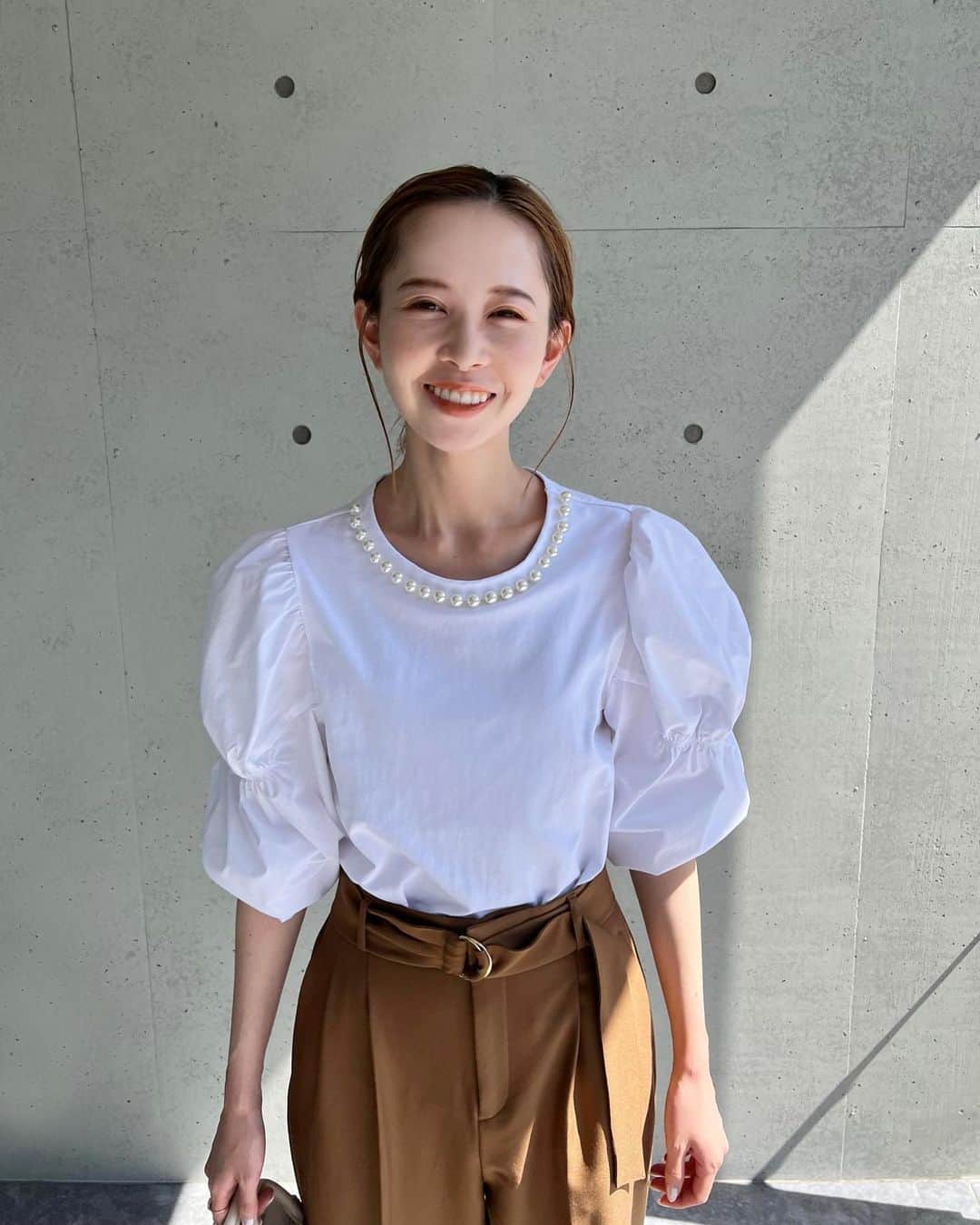 はれこのインスタグラム：「たくさん寝た3連休🤣 ご飯食べて買い物してという休日でした〜  撮影でお世話になっているブランドでたくさん買い物もしているのですが、暑くてなかなか着られず🤣 また少しずつ写真を撮って載せます〜！  こちらはこの前食事会へ行ったときのお洋服です🍴  tops @ur_rosso  @torrazzodonna_official  no.6235-347-RL36  pants @ropepicnic_official  no.GDS53000 ⇨36を購入して丈を2cm伸ばしています  -  #urbanresearch  #urbanresearchrosso  #torrazzodonna  #ropepicnic  #ロペピクニック #秋物コーデ  #秋服コーデ  #秋のコーデ  #私服コーデ #はれこ私服まとめ」