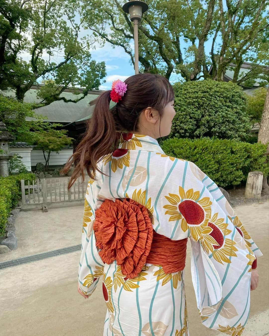 坂口理子さんのインスタグラム写真 - (坂口理子Instagram)「プライベートでも浴衣着られました👘  去年は行けなかったから 2.3年ぶり放生会でした☺︎  楽しかった〜！！！！  この時期の浴衣涼しくて 最高だったー！ けどまだまだ暑かったー！！  たくさん食べたー！！  久しぶりにリール投稿もしようかな.... と考え中...気まぐれ投稿します！  #放生会 #筥崎宮 #浴衣 #yukata」9月18日 21時06分 - ricopi__hkt48