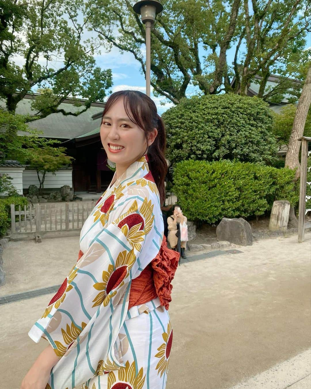 坂口理子さんのインスタグラム写真 - (坂口理子Instagram)「プライベートでも浴衣着られました👘  去年は行けなかったから 2.3年ぶり放生会でした☺︎  楽しかった〜！！！！  この時期の浴衣涼しくて 最高だったー！ けどまだまだ暑かったー！！  たくさん食べたー！！  久しぶりにリール投稿もしようかな.... と考え中...気まぐれ投稿します！  #放生会 #筥崎宮 #浴衣 #yukata」9月18日 21時06分 - ricopi__hkt48