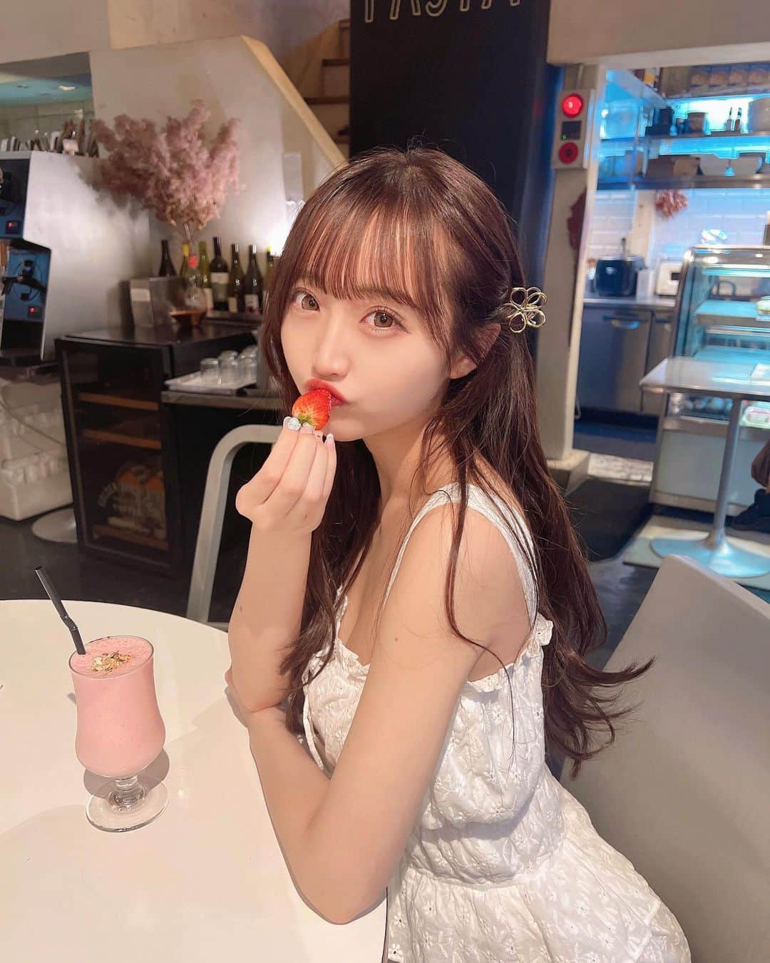 星野麻里愛さんのインスタグラム写真 - (星野麻里愛Instagram)「いちご食べた🍓  #いちご好きな人と繋がりたい」9月18日 21時07分 - maria.pink28