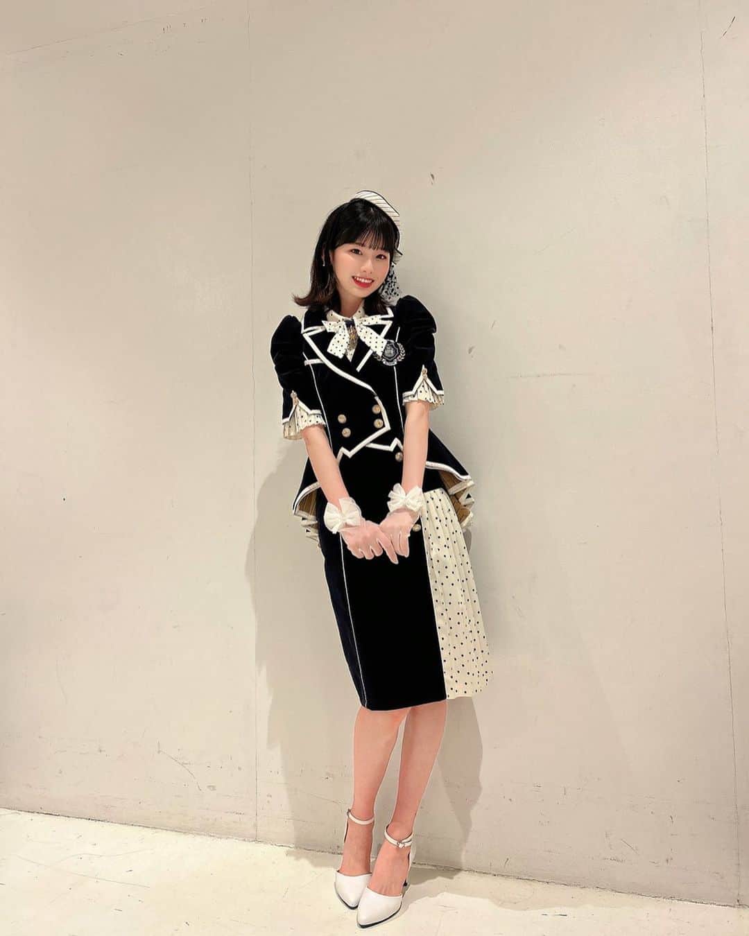 浅井七海のインスタグラム：「. この衣装すごくかわいい🥹💗  This stage costume is so cute  #AKB48 #衣装」