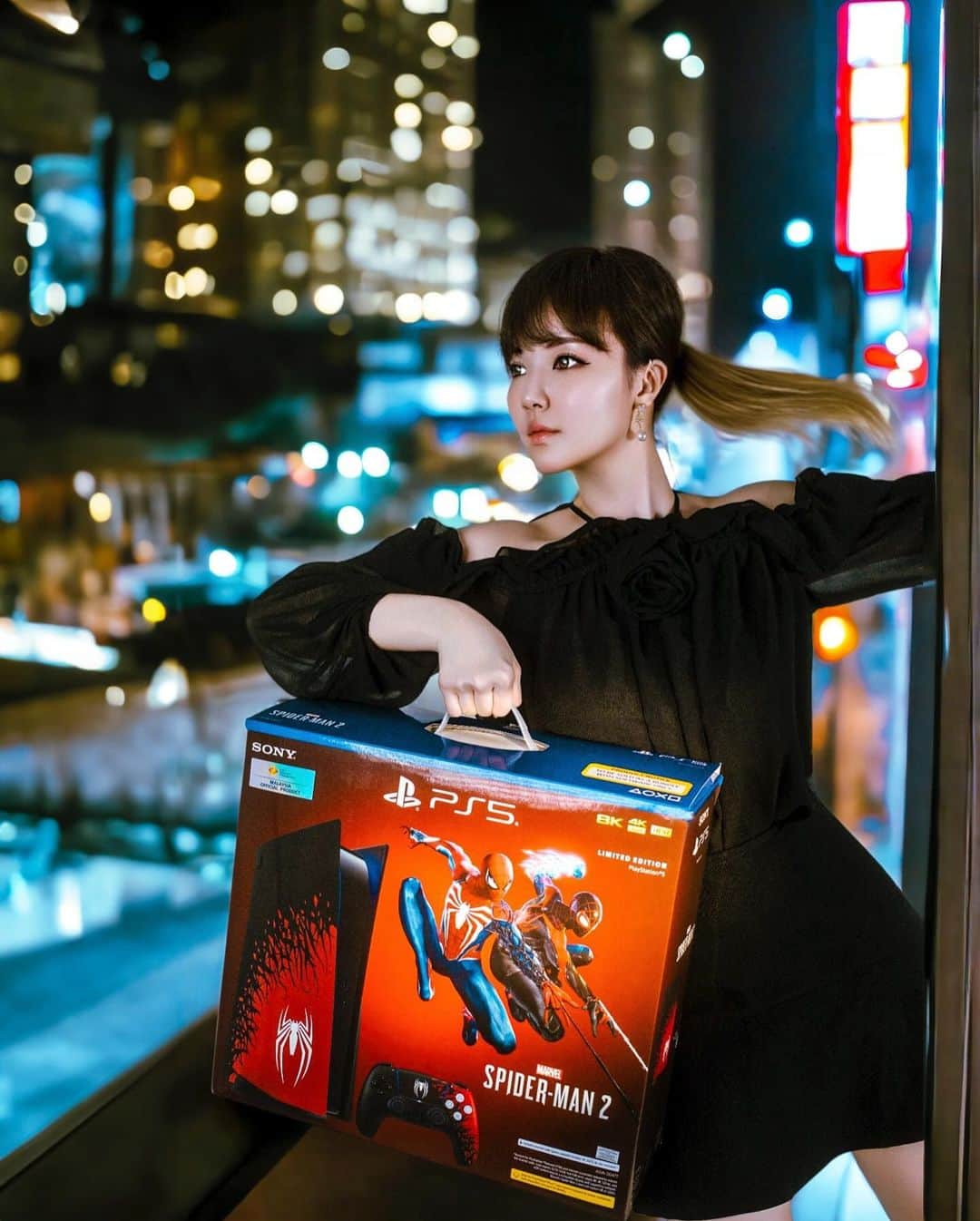YingTzeのインスタグラム：「🕷️🎮 When your spidey senses tingle for that Marvel’s Spider-Man 2 on PS5, but you have to wait until 20/10! 🙈  Pre-order now for web-tastic bonuses! 🕸️🦸‍♂️   Pssst... PS5 Marvel's Spider-Man 2 Limited Edition Bundle is now available, swing to your nearest game retail shop now before it sold out !  #PS5SpiderMan2 #SpideySquad」