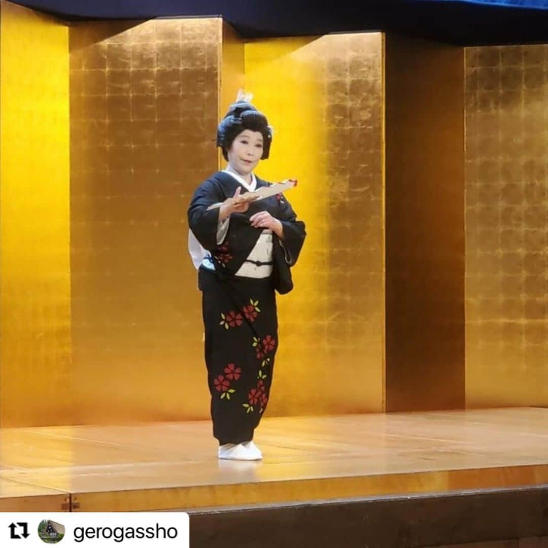 Gero City【下呂市公式アカウント】さんのインスタグラム写真 - (Gero City【下呂市公式アカウント】Instagram)「#Repost @gerogassho with @use.repost ・・・ 下呂温泉合掌村　演芸館「しらさぎ座」１０月のイベントのお知らせ  芸妓さんの舞 　１日（日）午前 　７日（土）午後 　９日（祝）午前 １４日（土）午後 １５日（日）午前 ２１日（土）午後 ２２日（日）午前 ２８日（土）午後 ２９日（日）午前  時間 午前　9:45～、10:15～、10:45～、11:15～、11:45～ 午後　13:15～、13:45～、14:15～、14:45～、15:15～  津軽三味線　坪内流下呂喜智琅栄会 　８日（日）午前　10:00～　11:00～  是非、ご観覧ください。  　現在しらさぎ座では、屋根の葺き替え作業を行っています。めったに見られない葺き替えを合わせてご覧ください。 　 　葺き替え作業のビューポイントは、歳時記の森かえる神社付近です。  #gerostagram　#下呂温泉合掌村　#下呂温泉　#下呂　#岐阜　#飛騨　#演芸館しらさぎ座　#しらさぎ座　#芸妓　#芸妓の舞　#津軽三味線　#イベント　#１０月　#葺き替え　#かえる神社　#歳時記の森」9月18日 21時14分 - gerostagram