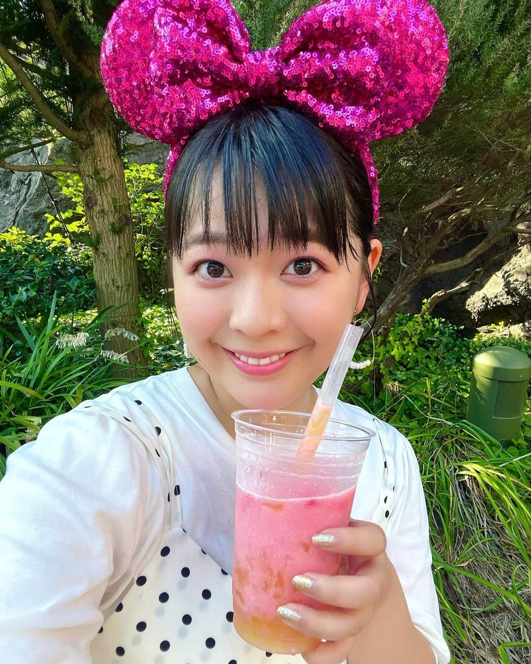 谷元星奈さんのインスタグラム写真 - (谷元星奈Instagram)「* グアバスムージー＆オレンジゼリー🥤🍊🩷 めちゃくちゃ暑かったので、 この冷たいドリンクで休憩🥺 おいしかった〜🤤  #グアバスムージー#オレンジゼリー  #40周年ディズニー #ドリームゴーラウンド #夏休み #東京ディズニーリゾート#東京ディズニーランド #東京ディズニーシー  #disneyland #tokyodisneyland #tokyodisneyresort#tokyodisneysea #disneyphoto」9月18日 21時19分 - tanimoto_seina