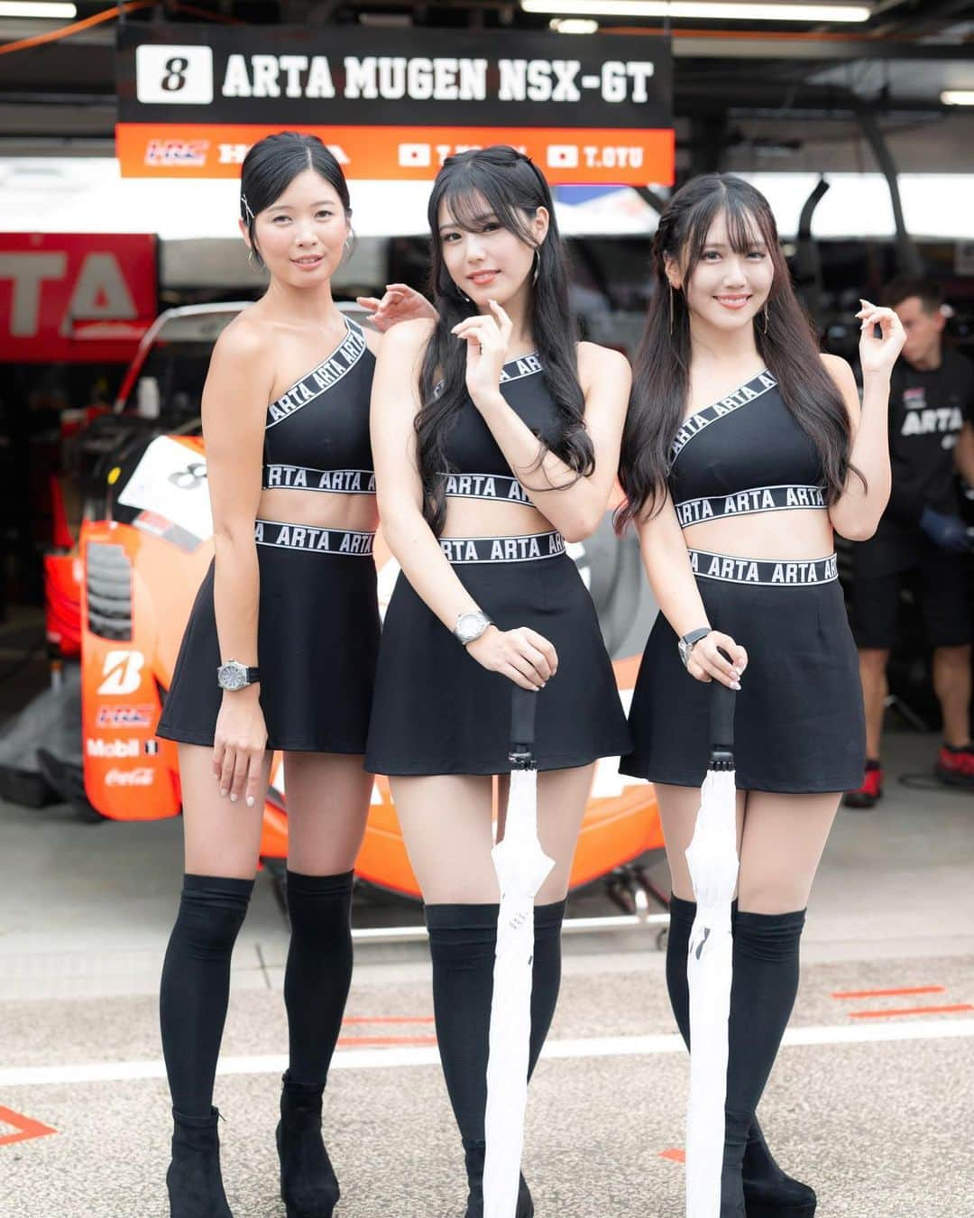 真木しおりさんのインスタグラム写真 - (真木しおりInstagram)「👸👸👸 次戦も楽しみ🫶  #ARTA#ARTAGALS#SUPERGT#AUTOBACS#オートバックス #HONDA#無限 #MUGEN #RQ #레이싱모델　#レースクイーン#racingmodel#supergt #スーパーGT #真木しおり#はらことは #沢すみれ #今井みどり #木村理恵 #藤井マリー」9月18日 21時24分 - maki_shiori_dayo