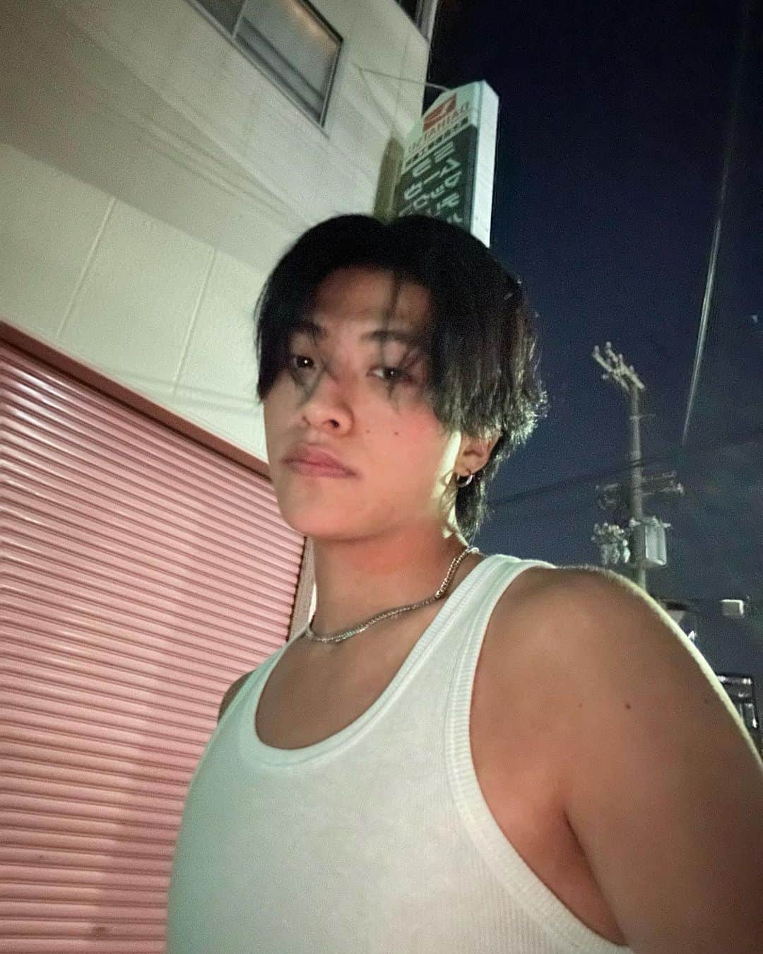 蓮池虎太郎のインスタグラム：「敬老の日にケーキを渡しに行ってきたよ🍰💗  ・ ・ ・  いつも僕の事を気にかけてくれる… 必ず夢は叶えるよ！！  おばぁちゃんずっと大好き❣️」