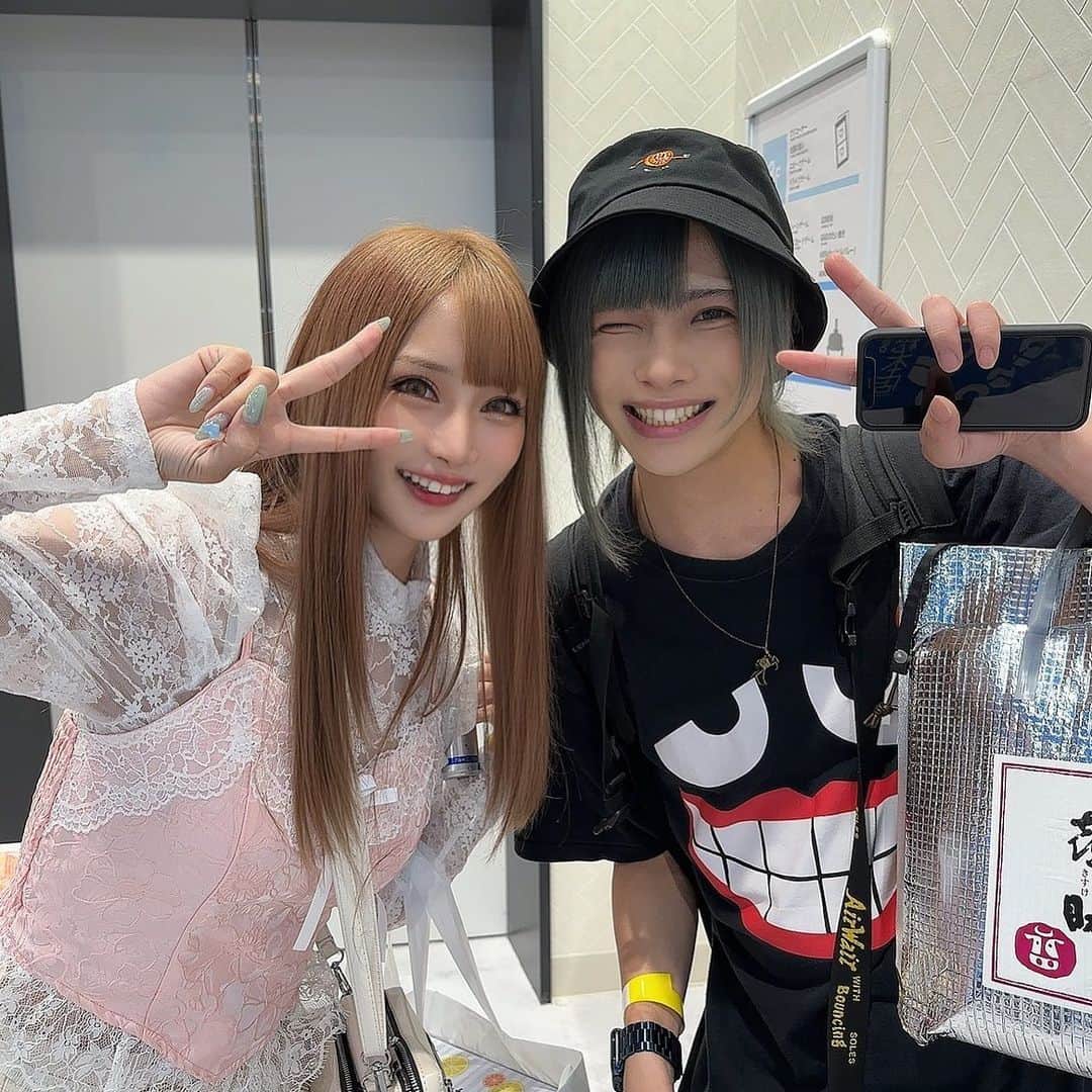 らむめろのインスタグラム：「🐥 ⁡ お兄ちゃんっ！！！！ ⁡ ⁡」