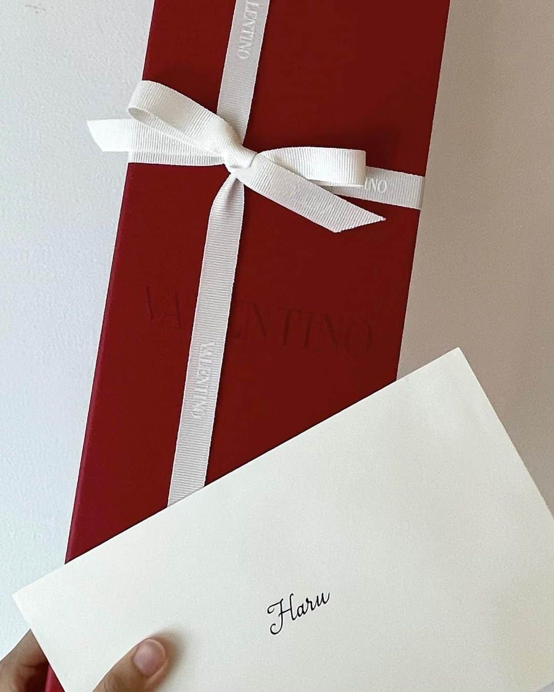 haru.さんのインスタグラム写真 - (haru.Instagram)「black tie by @maisonvalentino 🖤🧛🏻  今度はパキッと白シャツと合わせたい、  #valentie  #valentinoblacktie」9月18日 21時33分 - hahaharu777