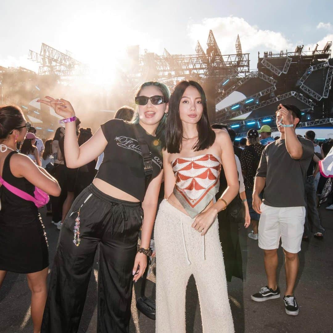 のインスタグラム：「ultra was the best way to end the summer 2023 🔥🔥🔥 SO proud of my brother @george808_2wasted to kill the main stage! music and friends is everything🫶🏻」