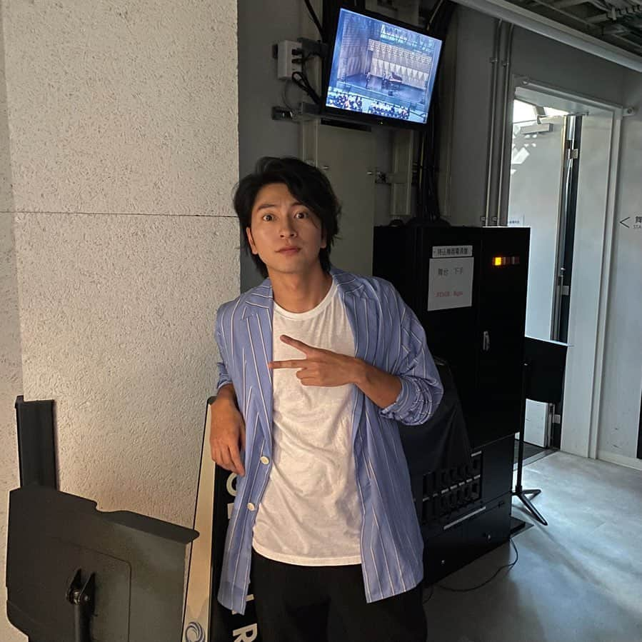 吉野晃一のインスタグラム：「グローバルリンクに出演してきましたー😁 あの駅前の会場で気持ちよく歌えました！ こへまる氏と歌った夏の終わりのハーモニー🌌 気持ちよかったなぁ〜✨ 来てくださった皆さん、ありがとございました🙏🙏🙏 #吉野晃一 #ストリート音楽フェス2023 #Mixa音楽祭 #グローバルリング #グローバルリングシアター」