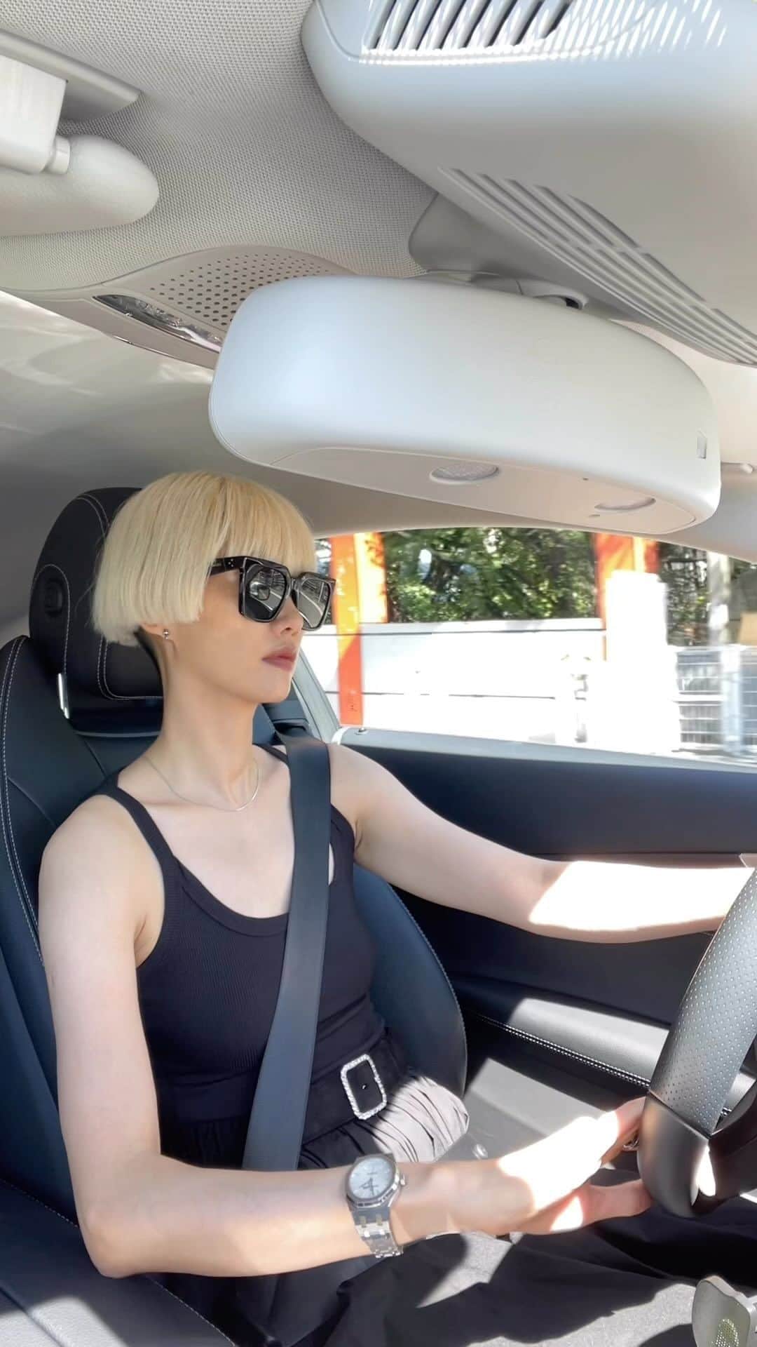 シェンのインスタグラム：「Weekly outfitsss🚗久々のドライブコーデ🤗」