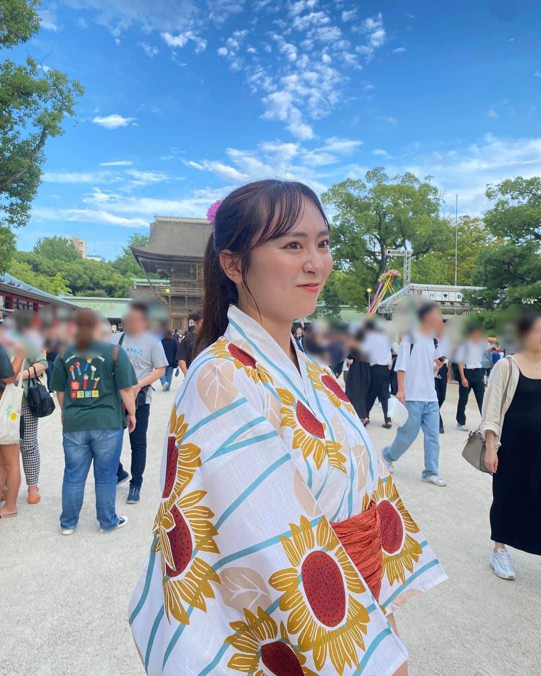 坂口理子さんのインスタグラム写真 - (坂口理子Instagram)「鮮やかな浴衣が勢揃いしました👘  20代最後かな〜なんていって  帰ってから友達と 20代ラストの思い出作りできてるね〜 って話になってふと思いました！  お昼の放生会もとてもよかった〜！！！！  雨予報だったけど晴れて 空が綺麗だった〜！！！ らっきー！！！  #放生会 #筥崎宮 #浴衣 #yukata」9月18日 21時50分 - ricopi__hkt48