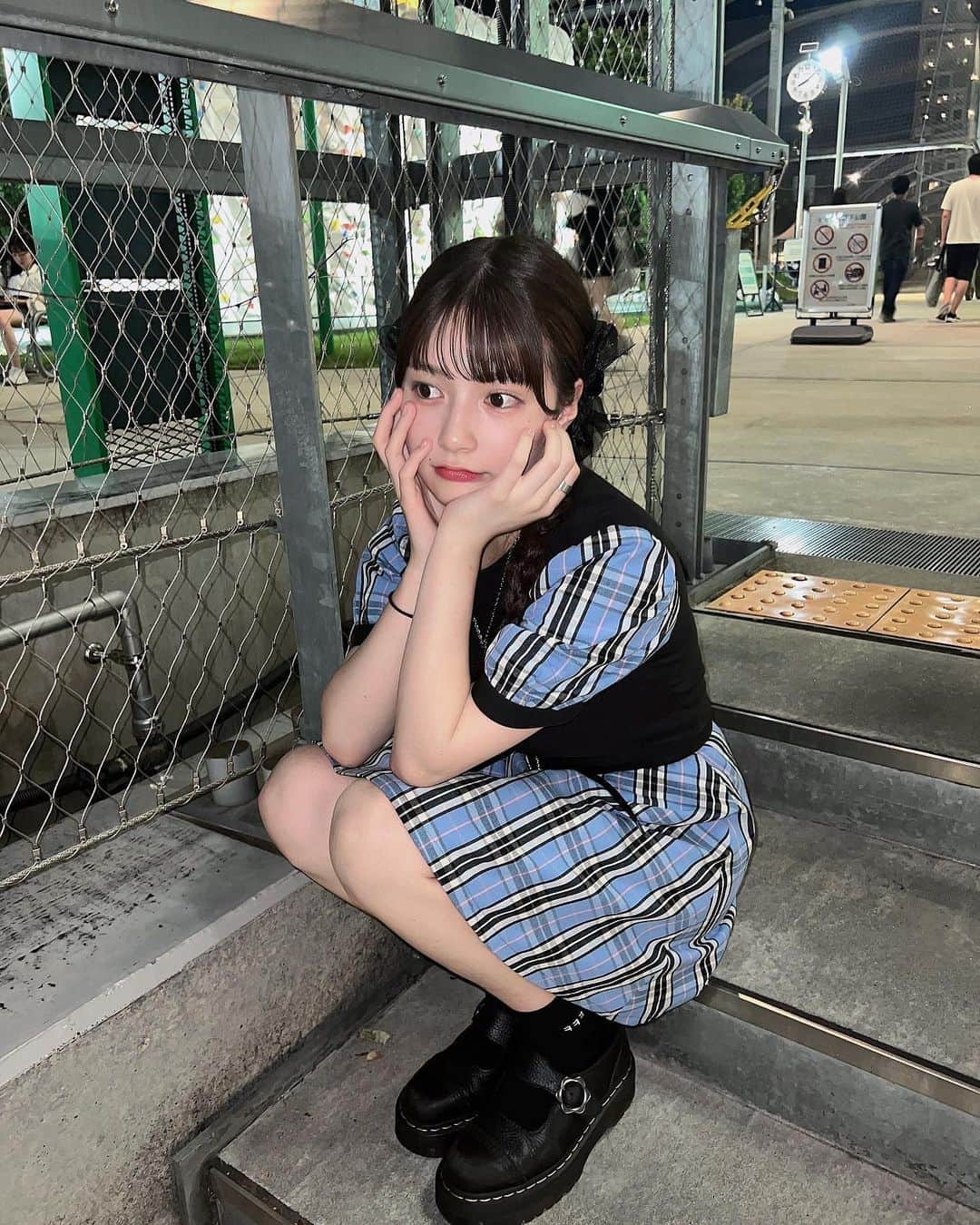 吉澤悠華のインスタグラム：「💎🎱🧊🐈‍⬛」