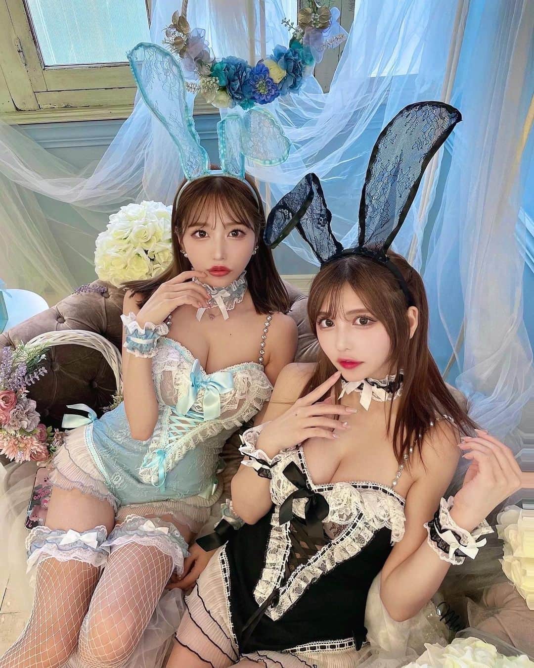 Ninaのインスタグラム：「双子しょっと‪🧏🏻‍♀️   #一卵性双子  #リアル双子」