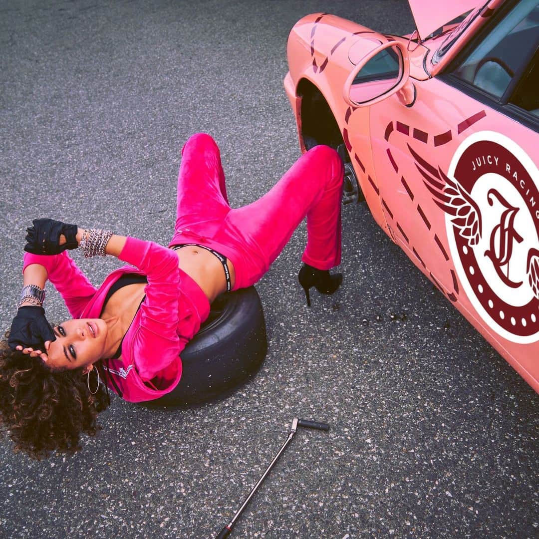 ジューシークチュールのインスタグラム：「Me when I say "I can fix it!" #JuicyCouture」