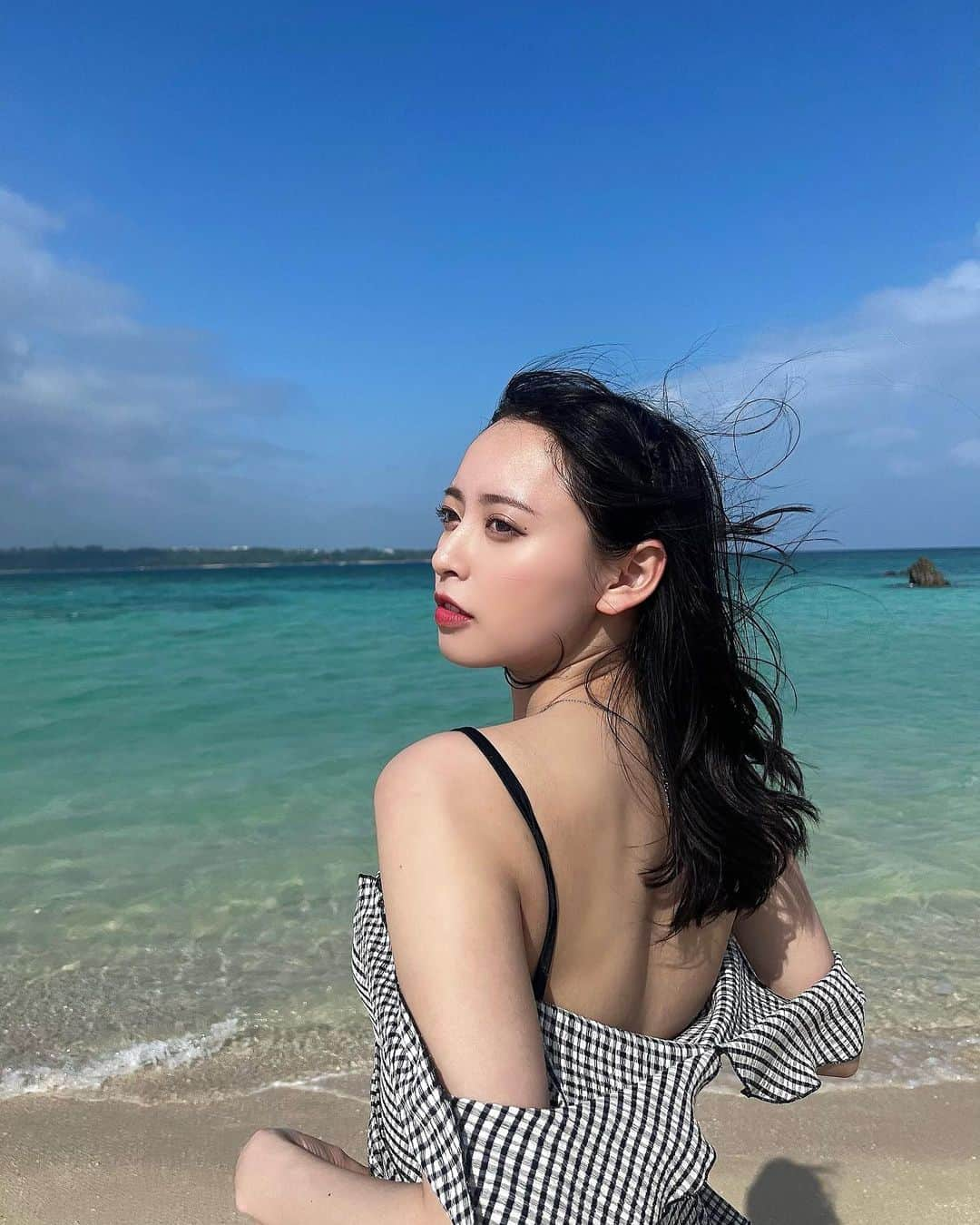 大槻りこさんのインスタグラム写真 - (大槻りこInstagram)「🐬🫧‪  .  今年の夏の海は4月に行った沖縄𓈒𓏸 ((もはや春。。  バナナボートもBBQもすごく楽しかったﾅ  海外行ったことないから 私の中で1番の遠出は沖縄🫠 もっと色んなところ行ってみたい〜!!  . #instagood #fyp #foryou #selfie  #outfit #snidel #沖縄」9月18日 22時17分 - riko_ohtsuki