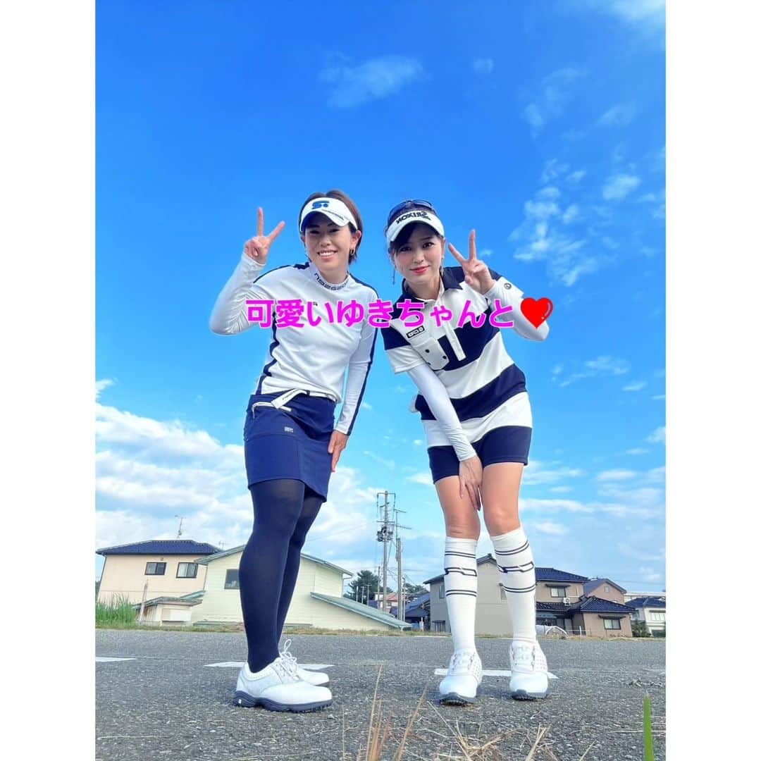 竹末裕美さんのインスタグラム写真 - (竹末裕美Instagram)「今日は、最上川カントリークラブ⛳ 理事長杯・女子プロイベントでニアピン対決をさせていただきました✨️  庄内は初めてでしたが、とても楽しい方々が多く、大好きになりました😂 最上川カントリークラブは、河川敷ですがとても素晴らしいゴルフ場でした⛳ 2日間楽しんでいただけて良かったです😆 大変お世話になりました！ ありがとうございました😊  @yukiko_s0403  ありがとう❤️ @mai.golf.love 2日間お世話になりました😊  #ゴルフ#ゴルファー#プロゴルファー#女子プロゴルファー#最上川カントリークラブ#庄内#酒田#ニアピン対決#プロアマ#ロサーセン#ウェア#坂之下侑子プロ#関根麻衣子さん」9月18日 22時18分 - hiromitakesue