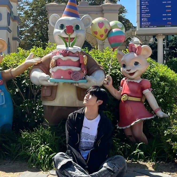 スビンさんのインスタグラム写真 - (スビンInstagram)「쉬는 날 낮」9月18日 22時29分 - page.soobin