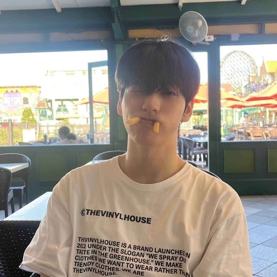 スビンさんのインスタグラム写真 - (スビンInstagram)「쉬는 날 낮」9月18日 22時29分 - page.soobin