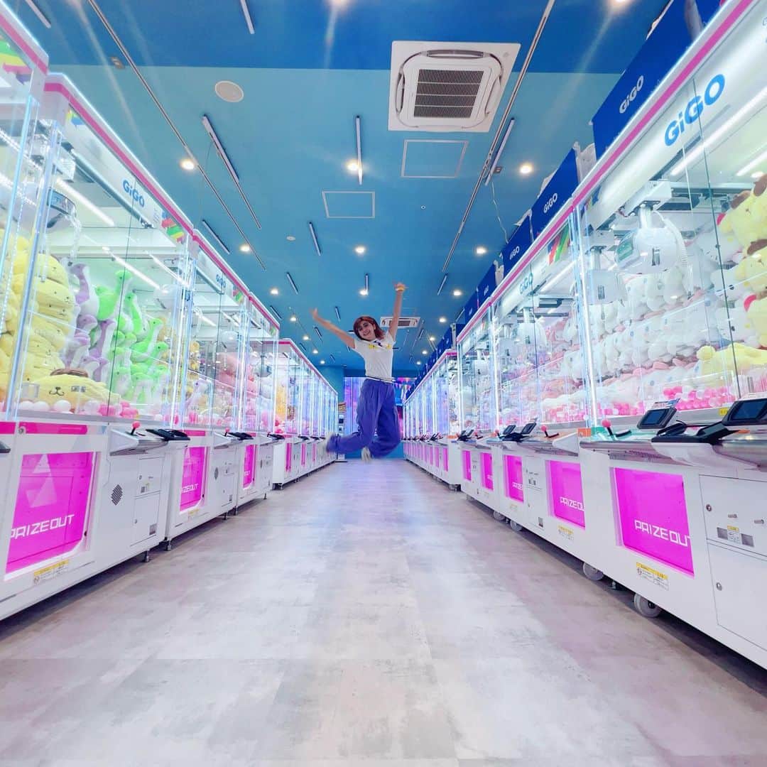 山下まみさんのインスタグラム写真 - (山下まみInstagram)「#GiGO総本店 レセプションに行ってきました🎮  広くさもゲーム数もすご。 音ゲーしまくってすごい体力使った…。  次は軽装で挑む！！！！笑」9月18日 22時39分 - yamashita_mami