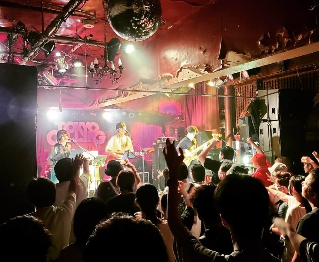エンドウリョウさんのインスタグラム写真 - (エンドウリョウInstagram)「TOKYO CALLING 2023 Shibuya Chelsea Hotel,  良い景色をどうもありがとう。 みんなのおかげで生かされてます。 音楽楽しいわー！！ 感謝！！👏👏」9月18日 22時42分 - ryo_lelle