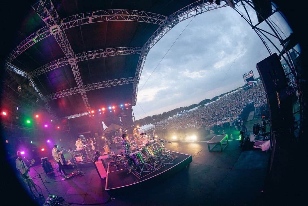 片岡健太さんのインスタグラム写真 - (片岡健太Instagram)「¨WILD BUNCH FEST. 2023¨  大きな歌声を聴かせてくれてありがとう。 嵐や疫病に何度も阻まれたワイバンが完走しきれたということが自分のことのように嬉しい。  おかえりワイルドバンチ。  Photo @sotarogoto   #ワイバン #wbf #sumika」9月18日 22時45分 - kentakataoka