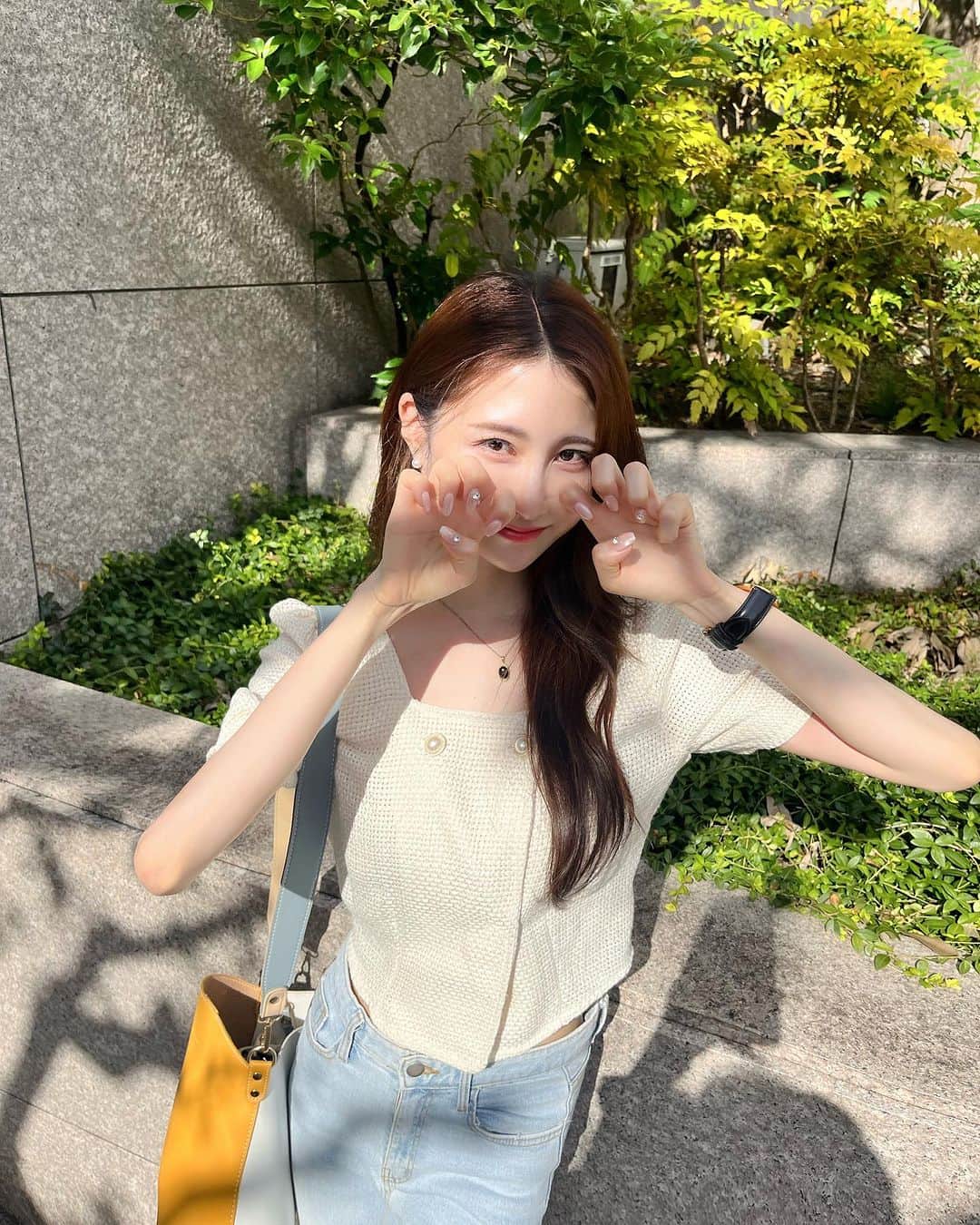 丹羽あんなのインスタグラム：「뉴네일 💅🤍  일본으로 돌아가기전에 네일 바꿨는데 패션쇼 일이 있어서 이번엔 좀 깔끔하게! 파우더 해보궁 역시나 내스타일 너무 예쁘구 꼼꼼한 네일 감사합니다아앙... 🫶🏻💕 @seo0unnienail_rodeo  日本帰国前にネイルチェンジへ！ 狎鴎亭ロデオにあるのでネイル帰りにランチと カフェタイムも出来て立地が完璧なのっっ💕」