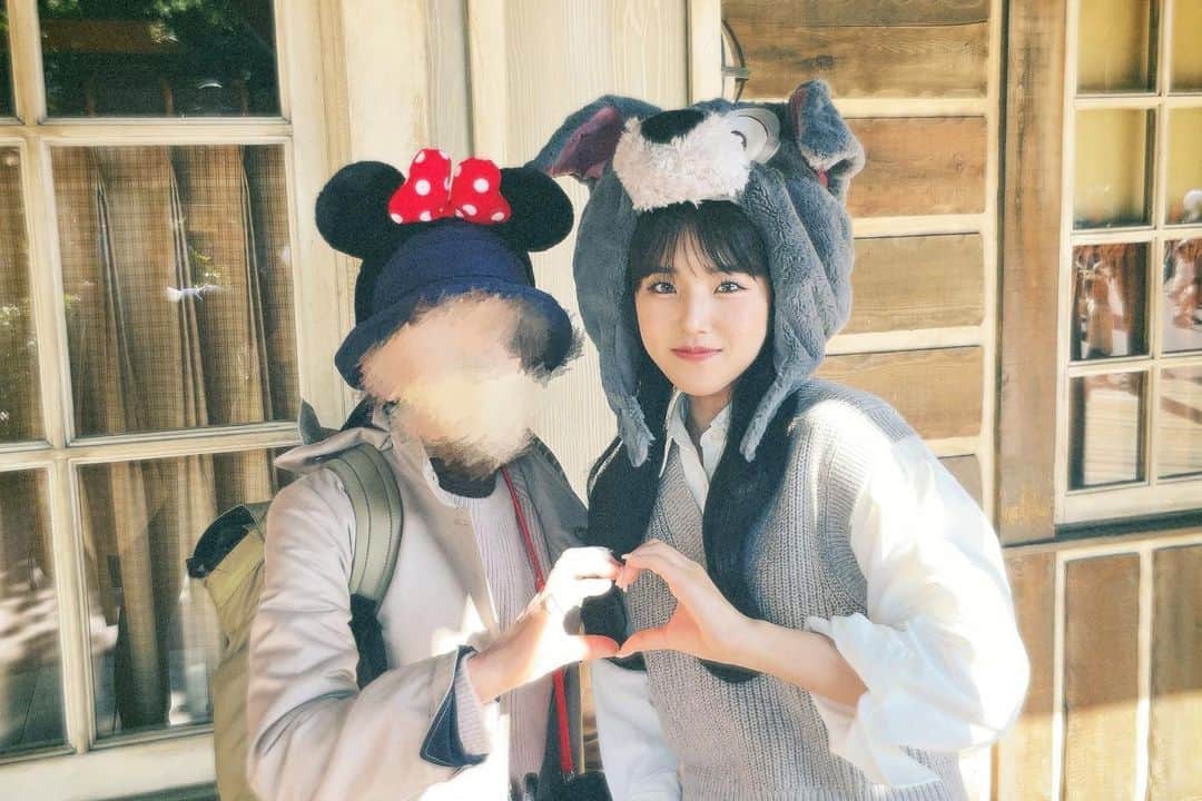 小島はなのインスタグラム：「・ 敬老の日〜🫶🏻 おじおばディズニー最高に楽しいからみんなやったほうがいい🩵 ・ #はなとディズニー #Disneyland #DisneySea #AMEFURASSHI #小島はな」
