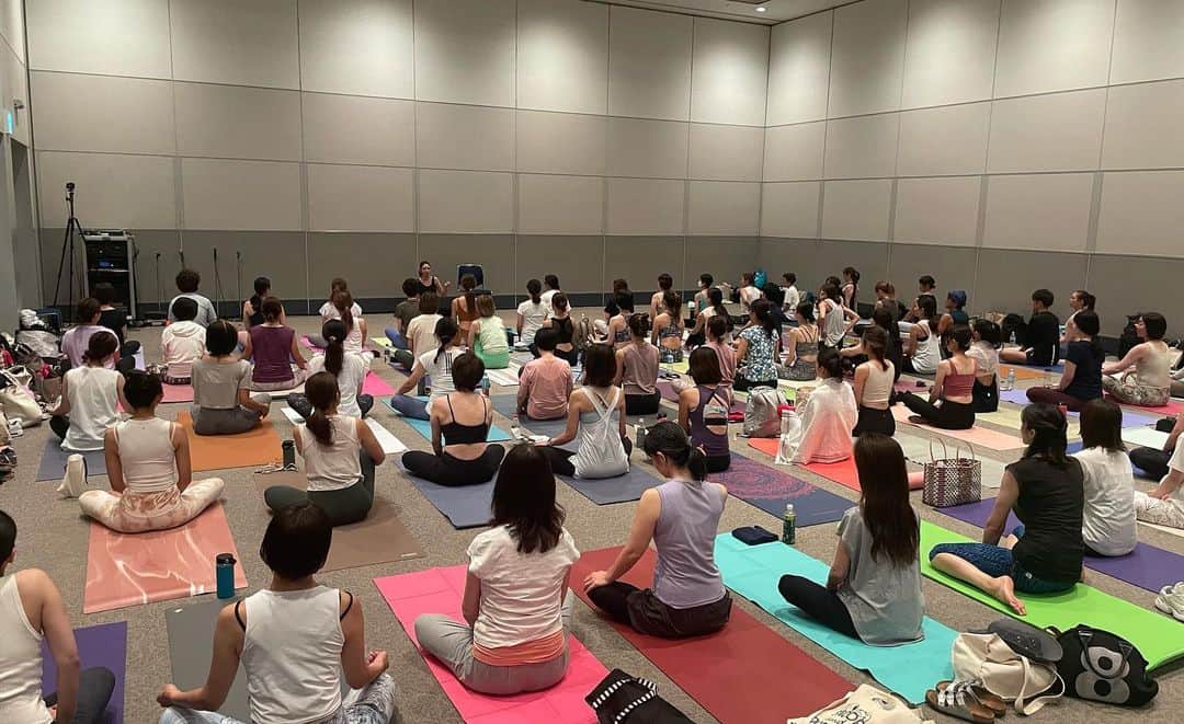 Ken Harakumaさんのインスタグラム写真 - (Ken HarakumaInstagram)「@yogafestjp  最終日❣️ SHIHO x KENコラボクラス。 益々キレイに磨きがかかったSHIHOちゃんのガイドで心地よい楽しいクラスになりました❣️ @international_yoga_center  @shiho_style  @yogafestjp」9月18日 22時54分 - kenharakuma