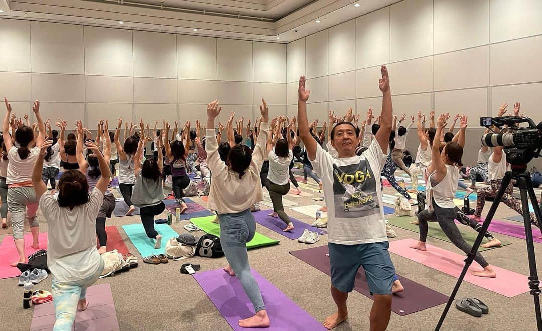 Ken Harakumaさんのインスタグラム写真 - (Ken HarakumaInstagram)「@yogafestjp  最終日❣️ SHIHO x KENコラボクラス。 益々キレイに磨きがかかったSHIHOちゃんのガイドで心地よい楽しいクラスになりました❣️ @international_yoga_center  @shiho_style  @yogafestjp」9月18日 22時54分 - kenharakuma