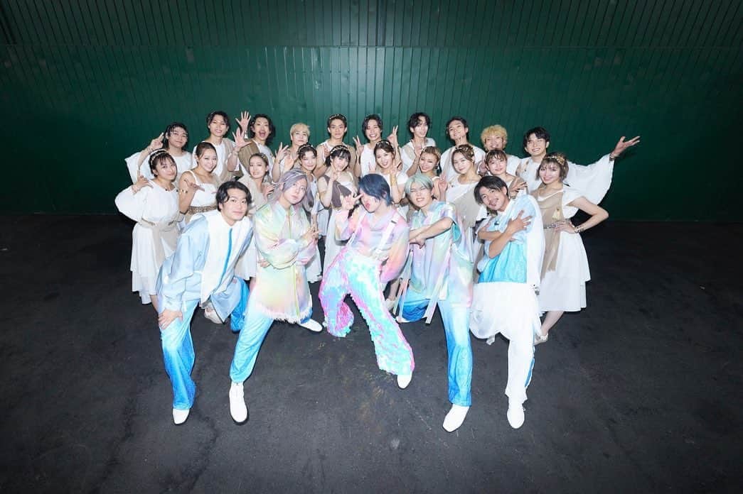 KoyamaRiko のインスタグラム：「Mrs. GREEN APPLE DOME LIVE 2023 “Atlantis”  素敵な皆さんと夏を駆け抜けられて幸せでした🍏✨ @nosuke_r1219 さん、 @sakuranko425 さん、 本当にありがとうございました！  【Choreographer/DanceDirection】 NOSUKE （Team"S"） Sakura Inoue（HYBE LABELS JAPAN/Team"S"）  【Asst.Choregrapher】 hayuru （Team"S"）  【Team Assistant】  minami YUKINA RUNON  【Cast/Dancer】 -Team"S"- NOSUKE Fumiya Matsumoto 幸翼  Ryosuke Abe Sorai TAKU ぴすたちお  Ryushin Ozawa Toshiya AYUMU  hayuru minami MIPPO MA-YA Riria chiharu Riko Koyama 桜菜  Hazuki. Miyu Nishiyama  #MrsGREENAPPLE #DOMELIVE_Atlantis #TeamS」