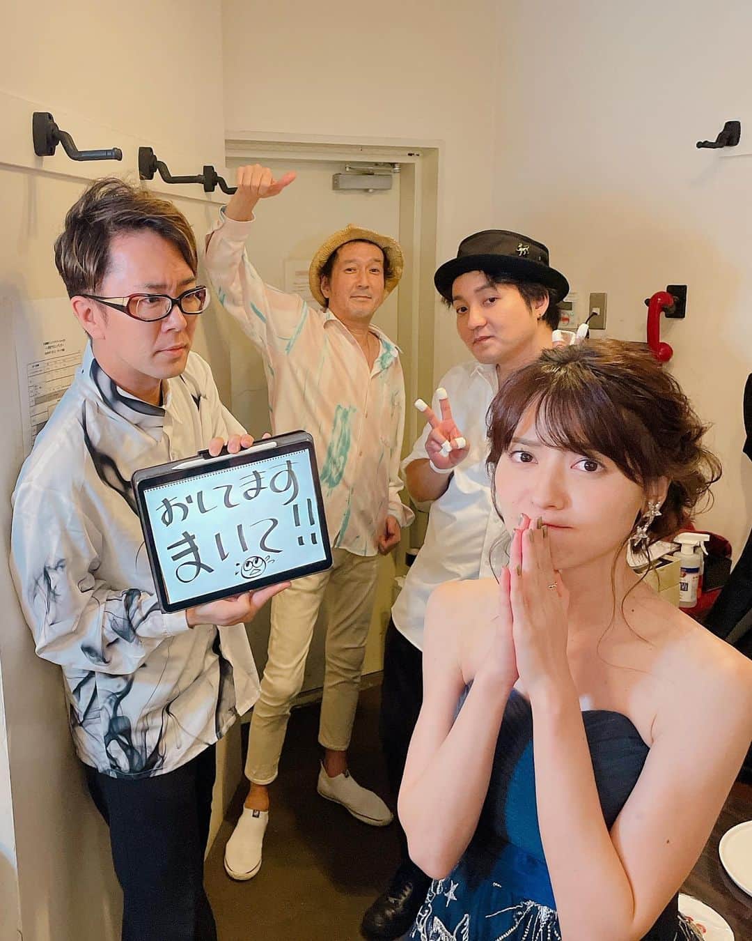 矢島舞美さんのインスタグラム写真 - (矢島舞美Instagram)「. カジュアルディナーショー、２日目‼︎ 本日もたくさんの愛をありがとうございました😭♡ とーっても楽しく、温かい2日間でした😭♡ やっぱりみんなに会えると、ハッピーになれる☺️❤️今心がポカポカです☺️♡ °C-ute解散後は直接皆さんに会える機会が減ってしまったけど、こうして何かの時には駆けつけてくれるやじまんずの皆さんにいつも感謝しています😭♡ ありがたい事にグッズも全て完売になり...😭🙏 みんなからの愛をたくさん浴びて、矢島は幸せです😭♡ 次に会えるのはカレンダーイベントかなぁ？？😏またみんなと元気に笑顔で会えるように...お互い健康に日々を過ごしましょうね♡☺️ . 2日間ディナショーを盛り上げて下さった、ギター・りーさん！パーカッション・てっちゃん！バンマス・ピアノの荒幡さん、そしてスタッフの皆さんも本当にありがとうございました☺️♡ 温かい皆さんとディナーショーができて、忘れたくない夏になりました🎆 . . p.s. 本日の衣装も昨日に引き続き、#gardenofgraceさんのドレス👗 大人なシルエットがセクシーで可愛いよね😳♡ . . #矢島舞美#カジュアルディナーショー」9月18日 23時11分 - maimiyajima_official_uf